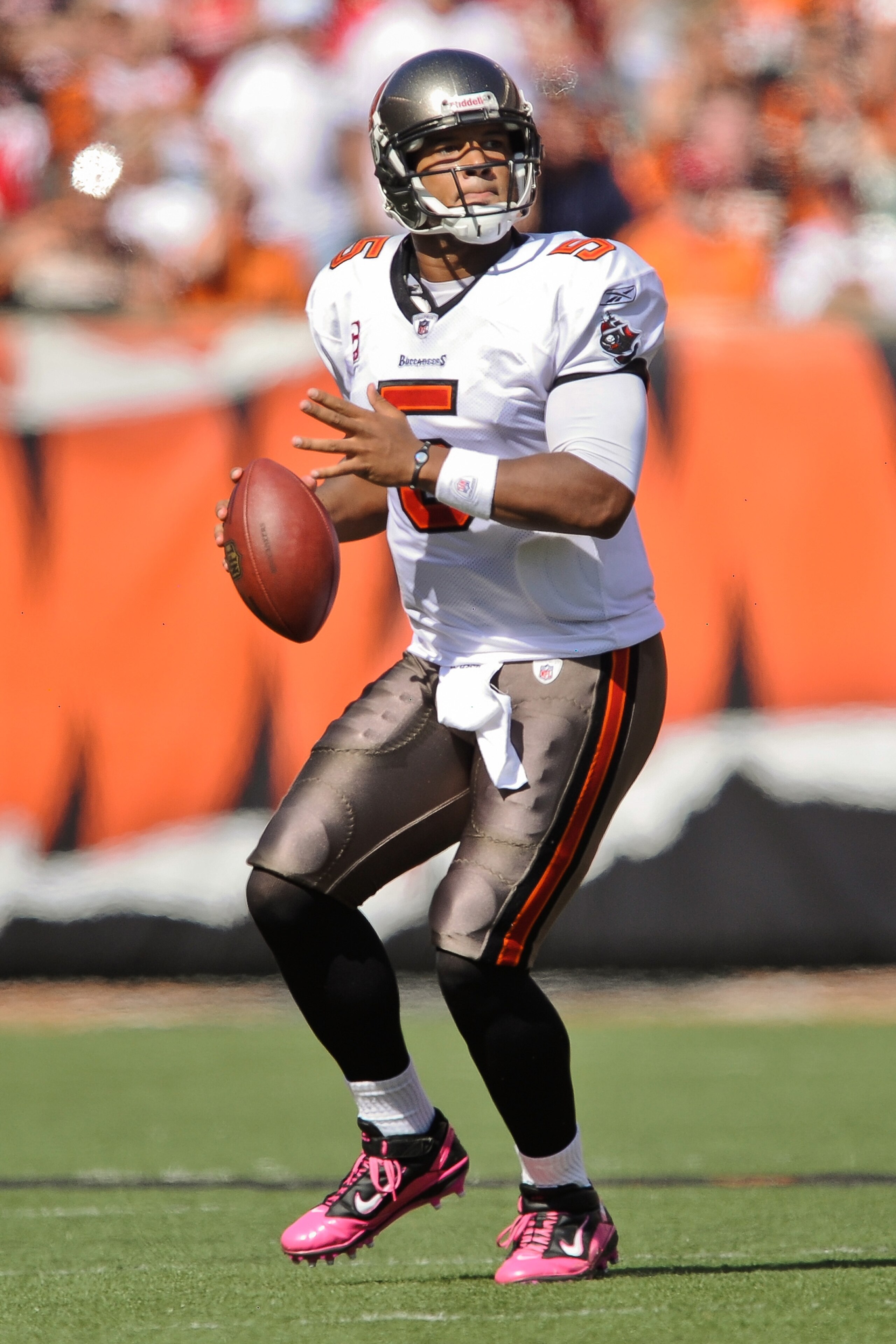 CINCINNATI, OH - OCTOBER 10: Quarterback Josh Freeman #5 of the Tampa Bay Buccaneers rolls out against the Cincinnati Bengals at Paul Brown Stadium on October 10, 2010 in Cincinnati, Ohio. (Photo by Jamie Sabau/Getty Images) CINCINNATI, OH - OCTOBER 10: Quarterback Josh Freeman #5 of the Tampa Bay Buccaneers rolls out against the Cincinnati Bengals at Paul Brown Stadium on October 10, 2010 in Cincinnati, Ohio. (Photo by Jamie Sabau/Getty Images)
