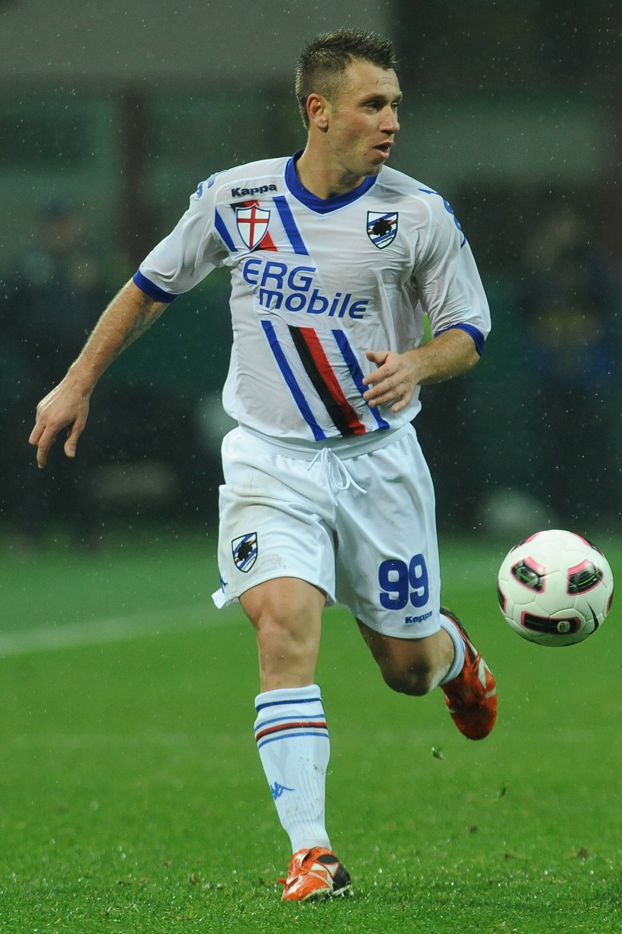 MILAN, ITALY - OCTOBER 24:  Antonio Cassano of UC Sampdoria in action during the Serie A match between FC Internazionale Milano and UC Sampdoria at Stadio Giuseppe Meazza on October 24, 2010 in Milan, Italy.  (Photo by Valerio Pennicino/Getty Images)