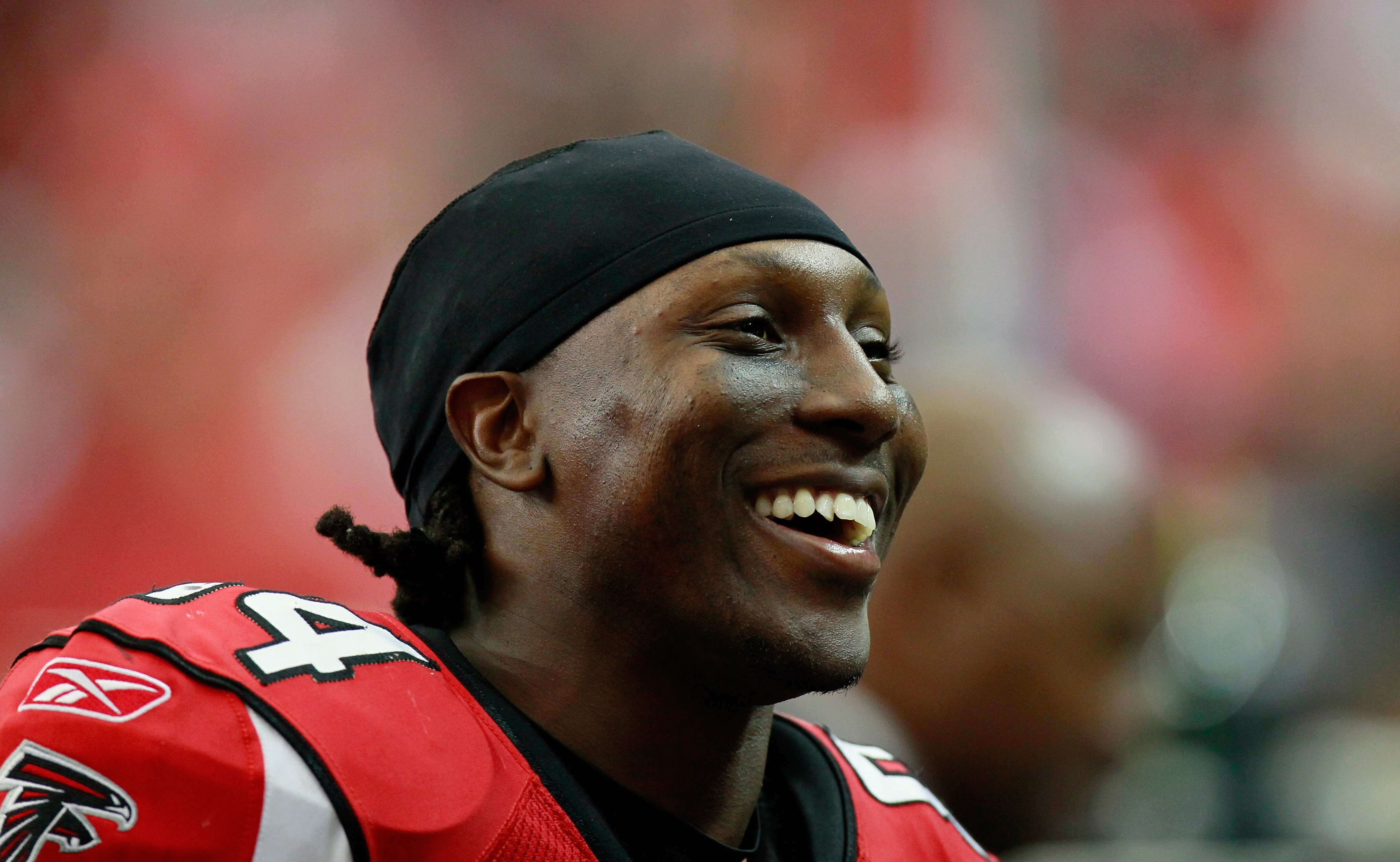 ATLANTA - SEPTEMBER 19:  Roddy White #84 of the Atlanta Falcons against the Arizona Cardinals at Georgia Dome on September 19, 2010 in Atlanta, Georgia.  (Photo by Kevin C. Cox/Getty Images)
