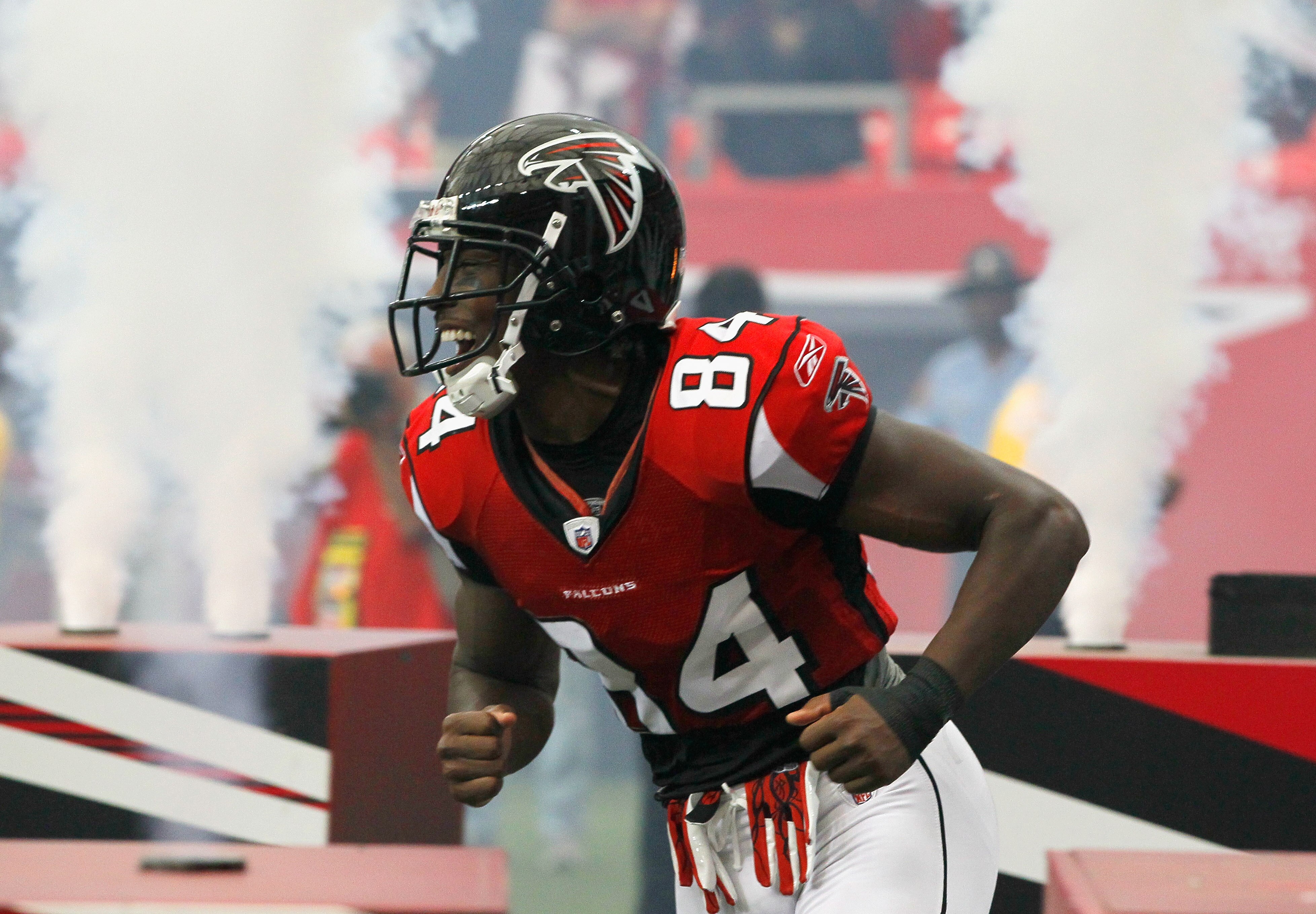 ATLANTA - SEPTEMBER 19:  Roddy White #84 of the Atlanta Falcons against the Arizona Cardinals at Georgia Dome on September 19, 2010 in Atlanta, Georgia.  (Photo by Kevin C. Cox/Getty Images)