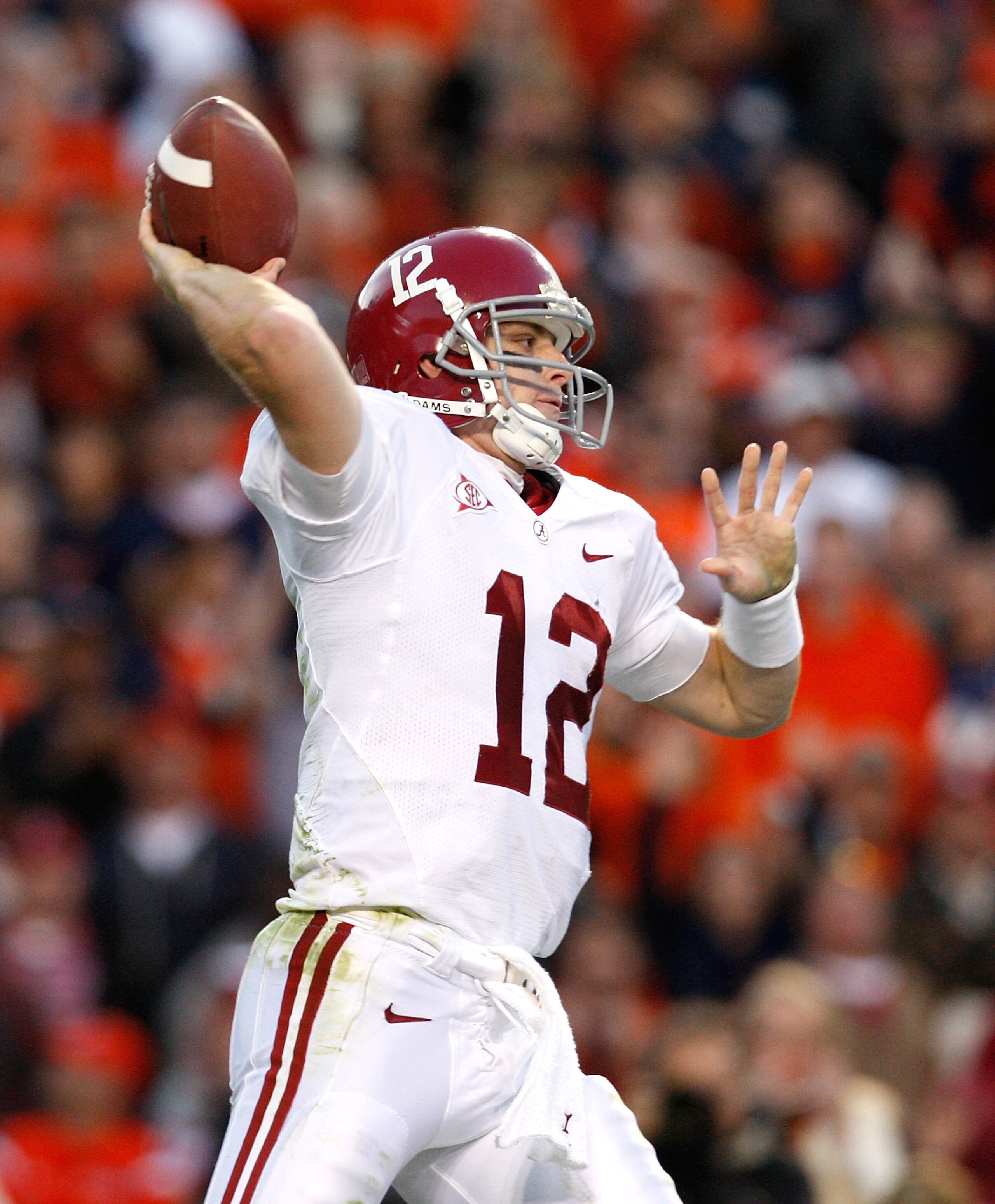 AUBURN, AL - NOVEMBER 27:  Quarterback Greg McElroy #12 of the Alabama Crimson Tide against the Auburn Tigers at Jordan-Hare Stadium on November 27, 2009 in Auburn, Alabama.  (Photo by Kevin C. Cox/Getty Images)