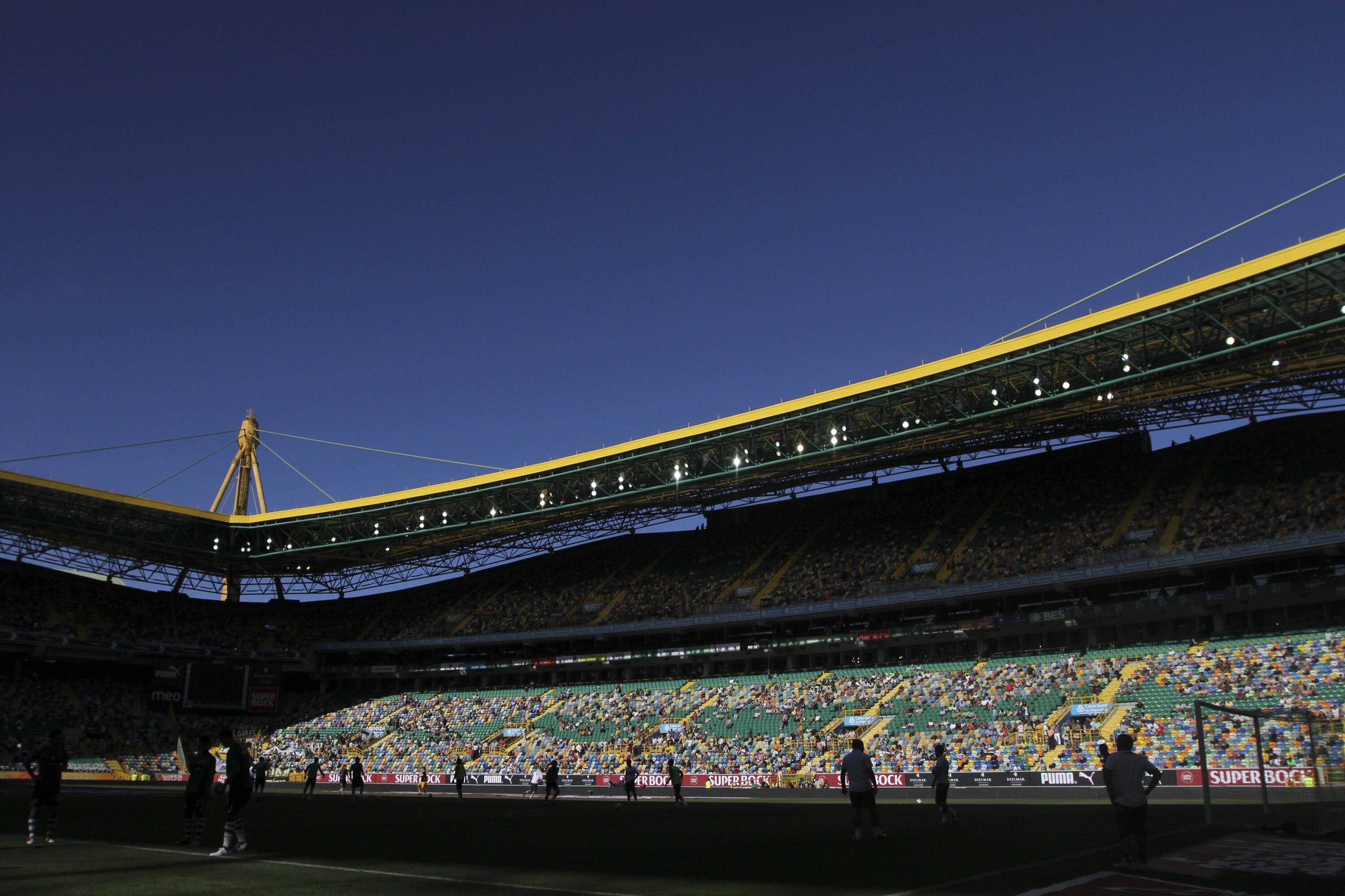 LISBON, PORTUGAL - AUGUST 22:  General view of Alvalade Stadium as the players warm up before the Portuguese Liga football match between Sporting Lisbon and Maritimo on August 22, 2010 in Lisbon, Portugal. (Photo by Patricia De Melo Moreira/EuroFootball/G