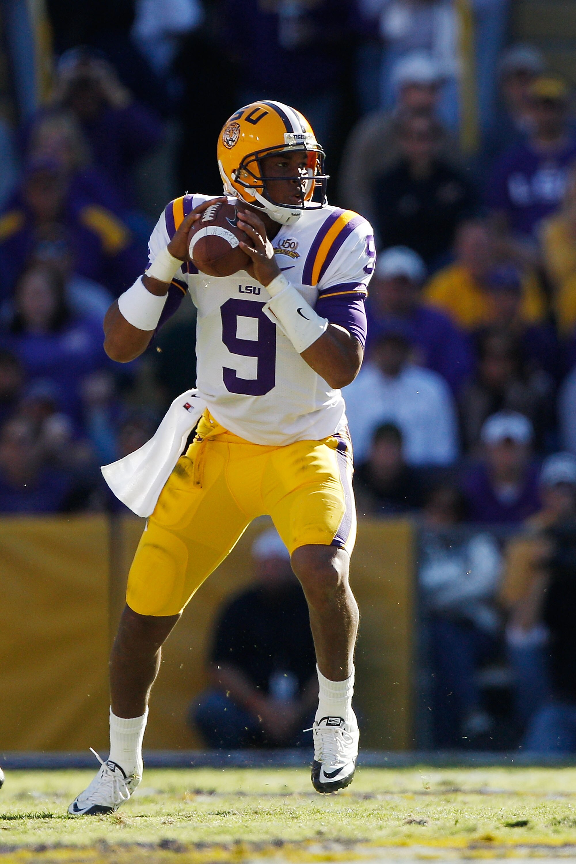 BATON ROUGE, LA - NOVEMBER 06:  Quarterback Jordan Jefferson #9 of the Louisiana State University Tigers looks to throw the ball against the Alabama Crimson Tide at Tiger Stadium on November 6, 2010 in Baton Rouge, Louisiana. The Tigers defeated the Crims
