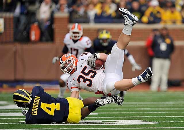 Cam Gordon no longer looks like a freshman out there