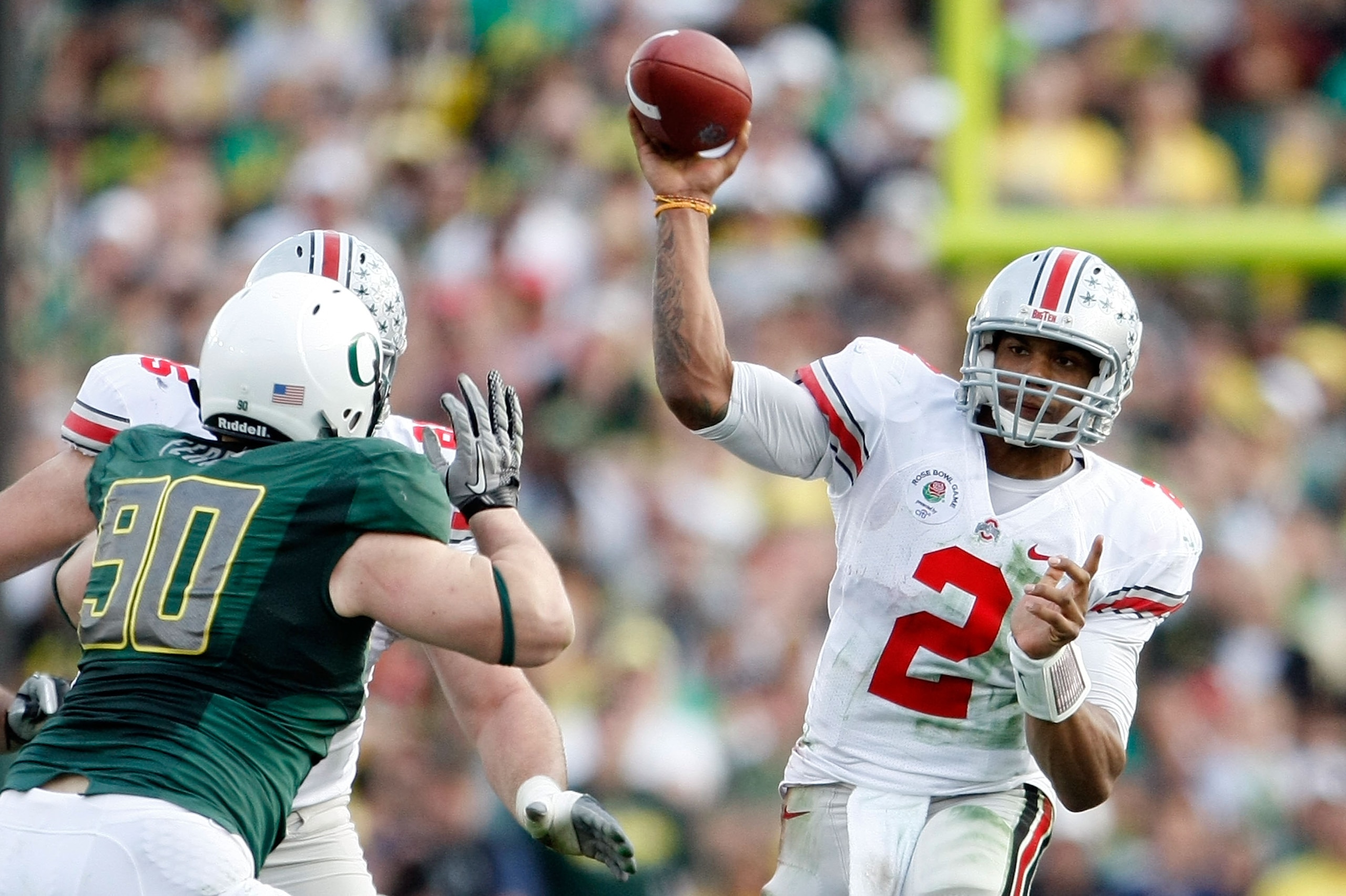 PASADENA, CA - JANUARY 01:  Quarterback Terrelle Pryor #2 of the Ohio State Buckeyes attepts a pass against the Oregon Ducks during the 96th Rose Bowl game on January 1, 2010 in Pasadena, California.  (Photo by Jeff Gross/Getty Images)