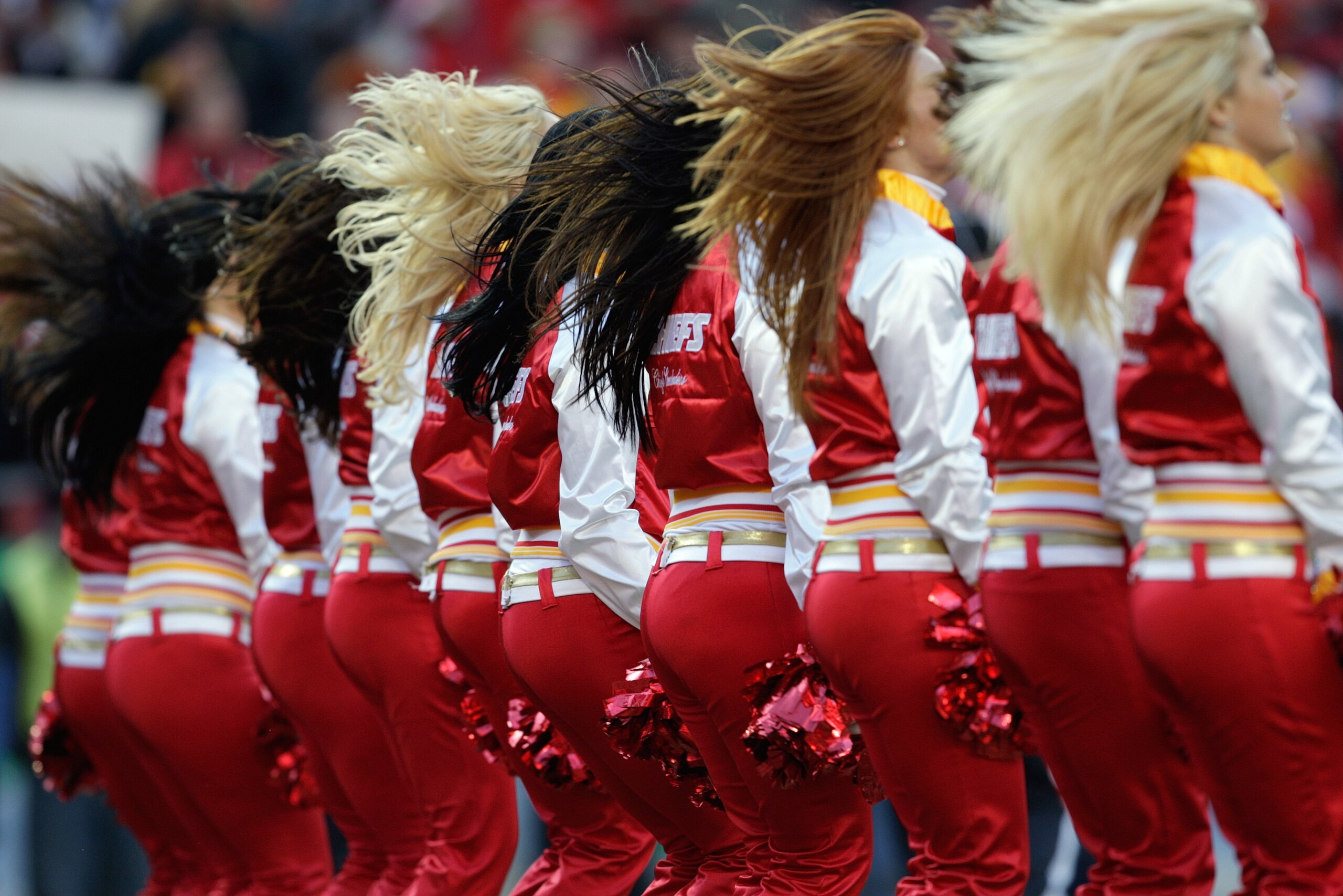 KANSAS CITY, MO - DECEMBER 20:  Members of the Kansas City Chiefs cheerleading squad perform for the fans during the NFL game between the Cleveland Browns and the Kansas City Chiefs on December 20, 2009 at Arrowhead Stadium in Kansas City, Missouri. The B