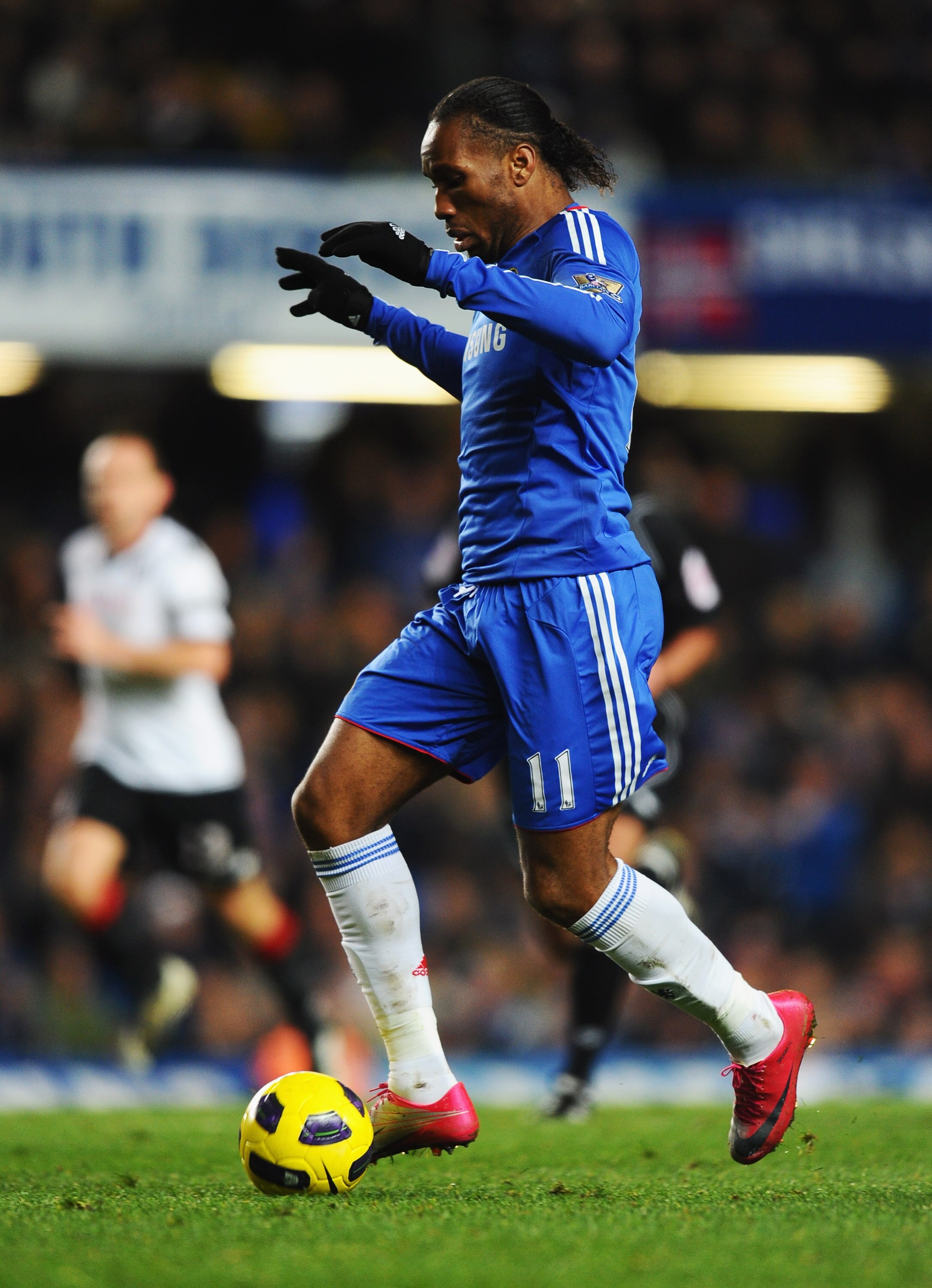 LONDON, ENGLAND - NOVEMBER 10:  Didier Drogba of Chelsea in action during the Barclays Premier League match between Chelsea and Fulham at Stamford Bridge on November 10, 2010 in London, England.  (Photo by Mike Hewitt/Getty Images)