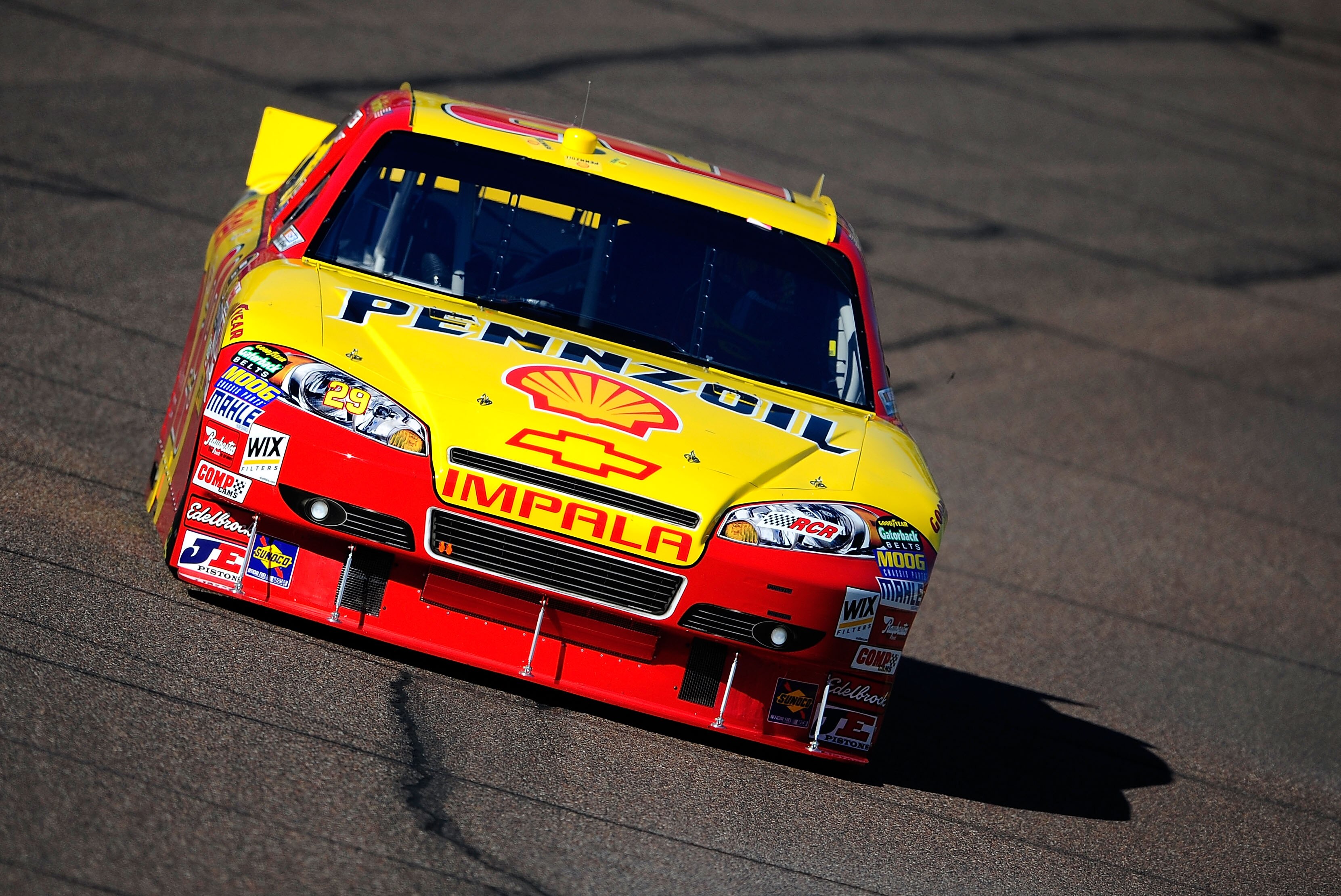 AVONDALE, AZ - NOVEMBER 12:  Kevin Harvick, driver of the #29 Shell/Pennzoil Chevrolet, practices for the NASCAR Sprint Cup Series Kobalt Tools 500 at Phoenix International Raceway on November 12, 2010 in Avondale, Arizona.  (Photo by Rusty Jarrett/Getty
