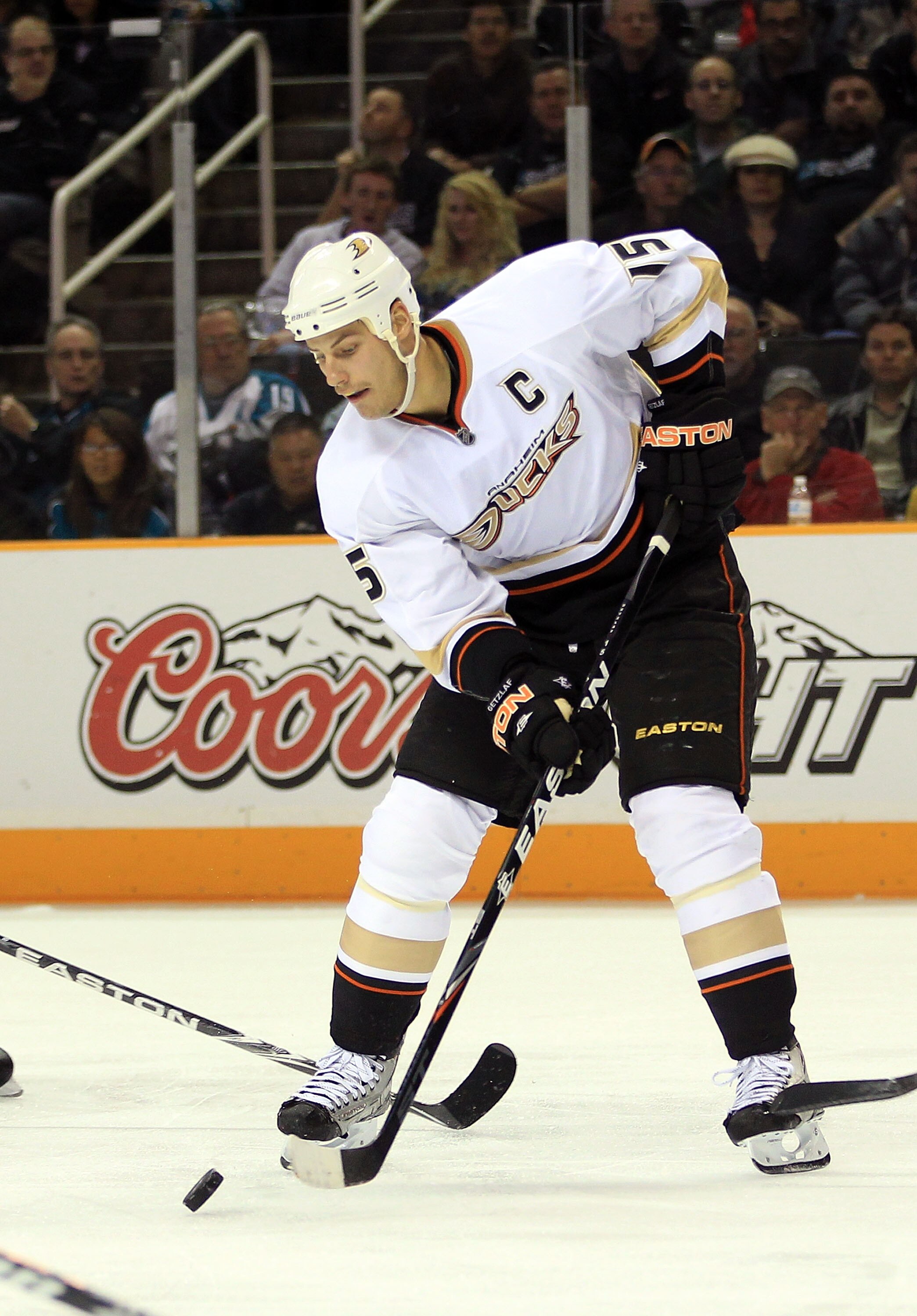SAN JOSE, CA - NOVEMBER 09:  Ryan Getzlaf #15 of the Anaheim Ducks in action against the San Jose Sharks skids to a stop in front of the goal at HP Pavilion on November 9, 2010 in San Jose, California.  (Photo by Ezra Shaw/Getty Images)