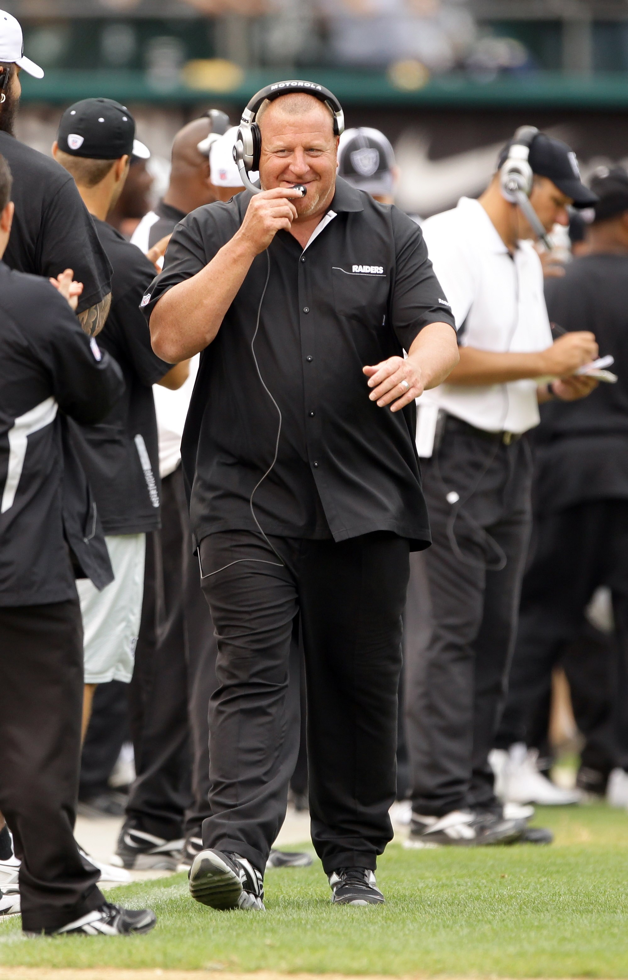 OAKLAND, CA - SEPTEMBER 19:  Head coach Tom Cable of the Oakland Raiders walks the sidelines during their game against the St. Louis Rams at the Oakland-Alameda County Coliseum on September 19, 2010 in Oakland, California.  (Photo by Ezra Shaw/Getty Image