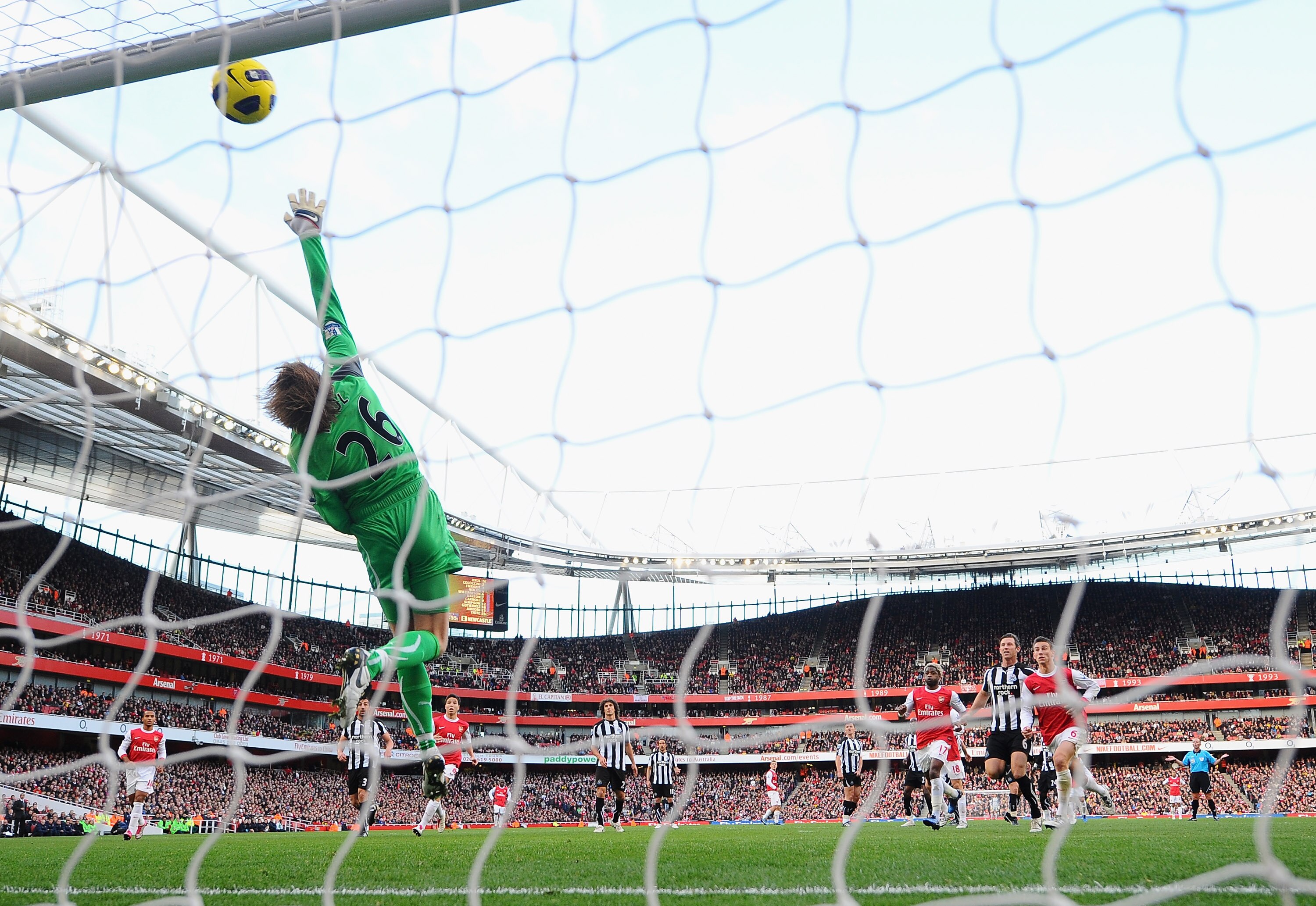 LONDON, ENGLAND - NOVEMBER 07:  Tim Krul of Newcastle tips the ball over the bar during the Barclays Premier League match between Arsenal and Newcastle United at the Emirates Stadium on November 7, 2010 in London, England.  (Photo by Mike Hewitt/Getty Ima
