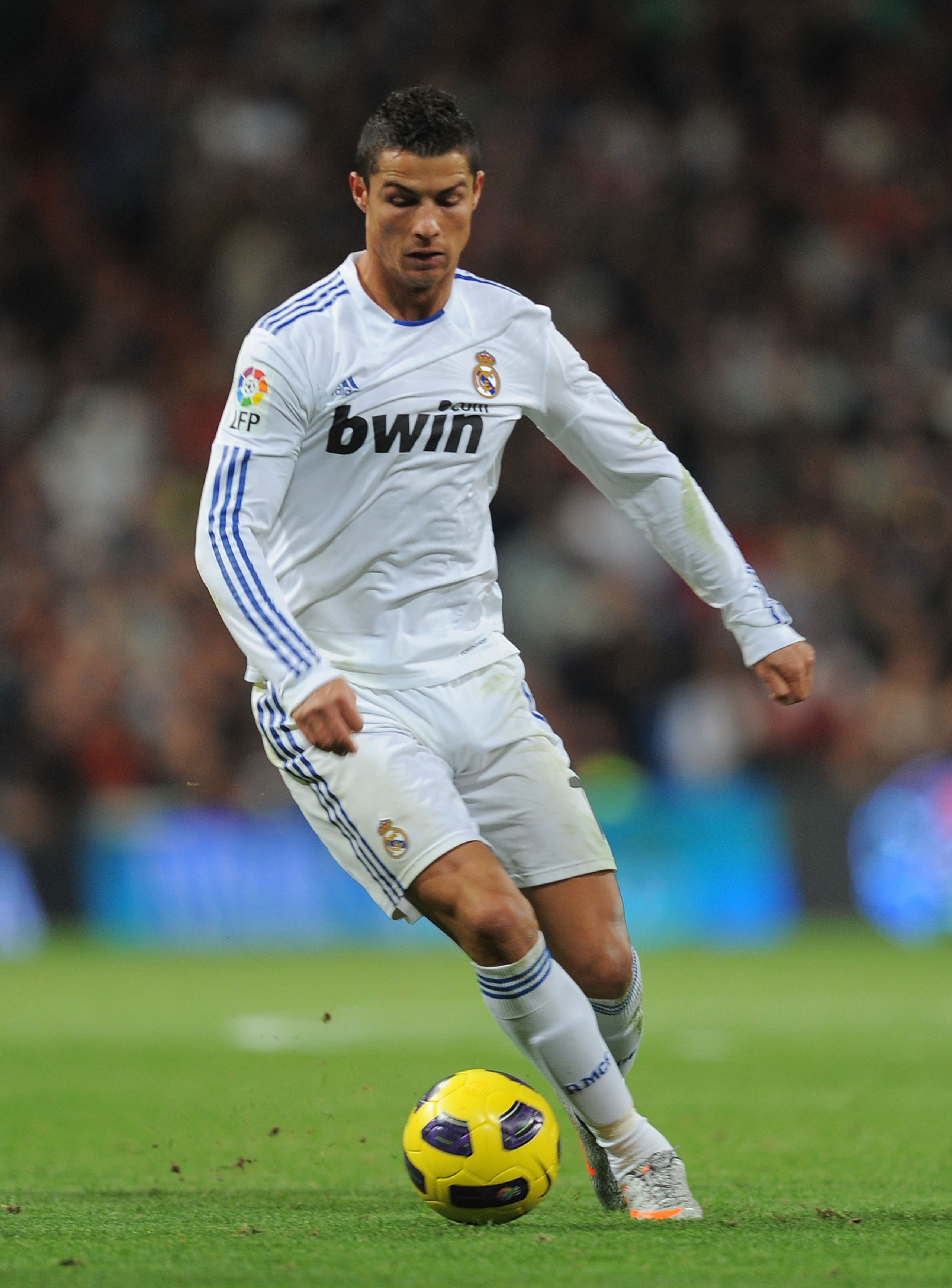 MADRID, SPAIN - NOVEMBER 07: Cristiano Ronaldo of Real Madrid in action during the La Liga match between Real Madrid and Atletico Madrid at Estadio Santiago Bernabeu on November 7, 2010 in Madrid, Spain. (Photo by Denis Doyle/Getty Images) MADRID, SPAIN - NOVEMBER 07: Cristiano Ronaldo of Real Madrid in action during the La Liga match between Real Madrid and Atletico Madrid at Estadio Santiago Bernabeu on November 7, 2010 in Madrid, Spain. (Photo by Denis Doyle/Getty Images)