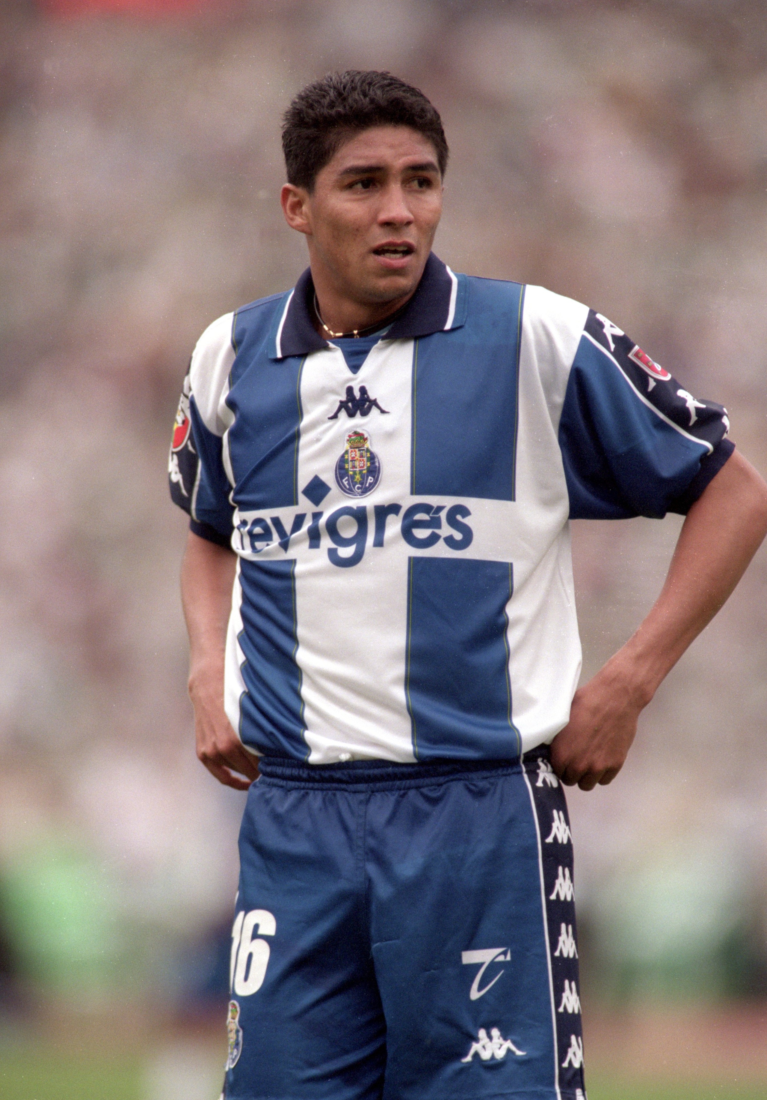 21 May 2000: Jardel of Porto in action during the Portuguese Cup Final against Sporting Lisbon at the Estadio Nacional in Lisbon, Portugal. The match was drawn 1-1. Picture by Nuno Correia. \ Mandatory Credit: Allsport UK /Allsport 21 May 2000: Jardel of Porto in action during the Portuguese Cup Final against Sporting Lisbon at the Estadio Nacional in Lisbon, Portugal. The match was drawn 1-1. Picture by Nuno Correia. \ Mandatory Credit: Allsport UK /Allsport