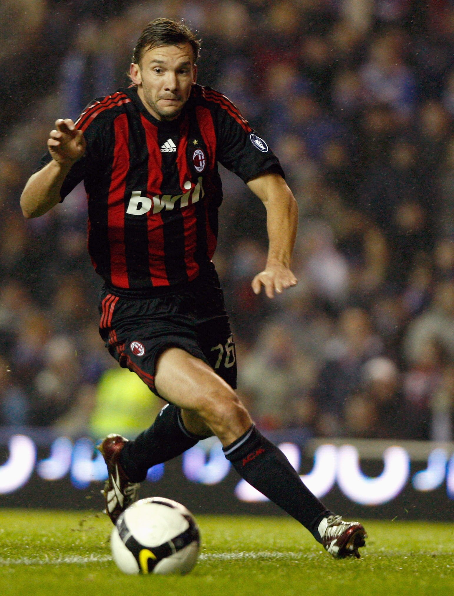 GLASGOW, UNITED KINGDOM - FEBRUARY 04: Andriy Shevchenko of AC Milan in action during the friendly match between Rangers and AC Milan at Ibrox Stadium on February 4, 2009 in Glasgow, Scotland.  (Photo by Jeff J Mitchell/Getty Images)