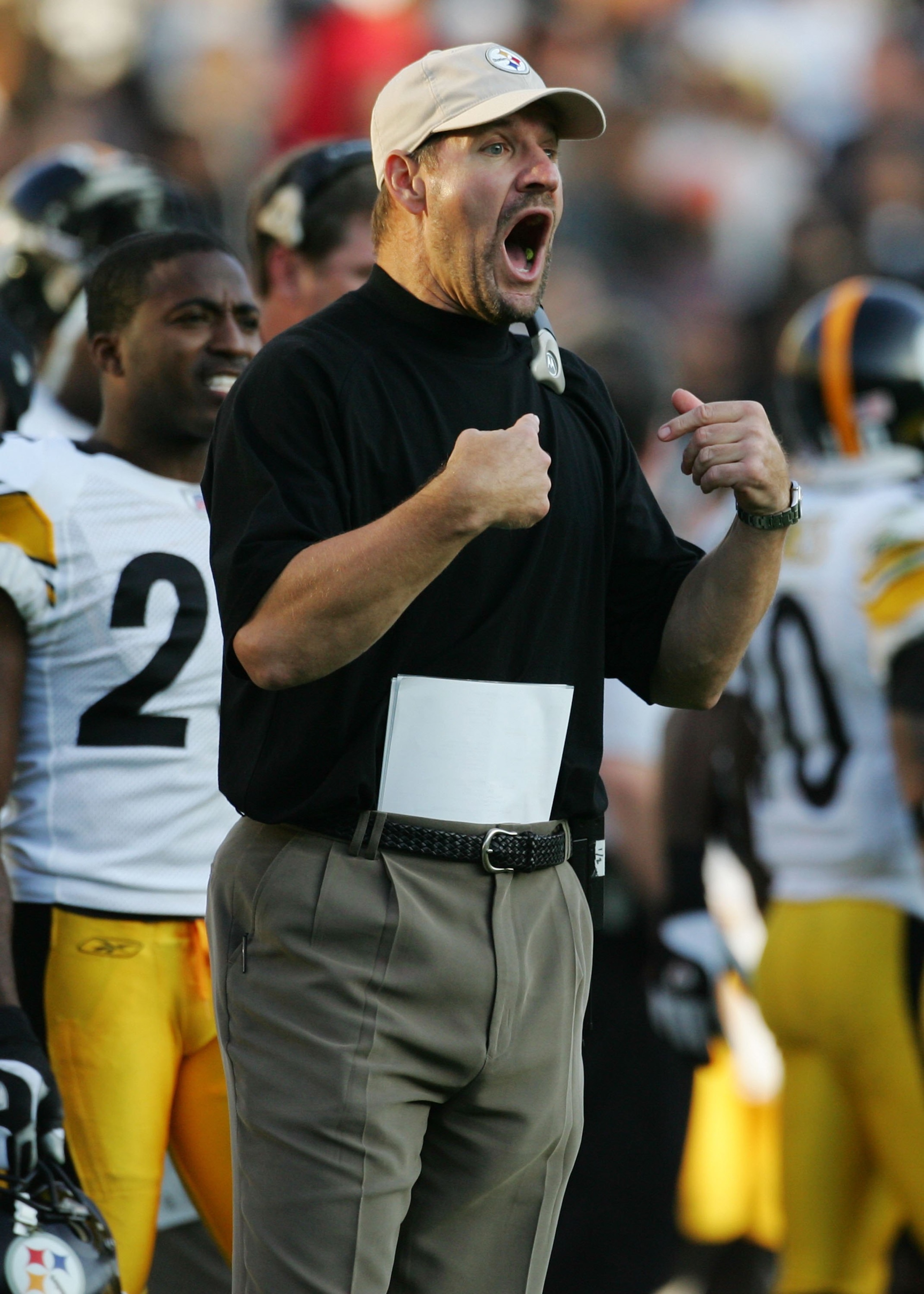 OAKLAND, CA - OCTOBER 29:  Head Coach Bill Cowher of the Pittsburgh Steelers reacts during the NFL game against the Oakland Raiders at McAfee Coliseum October 29, 2006 in Oakland, California.  (Photo by Robert Laberge/Getty Images)