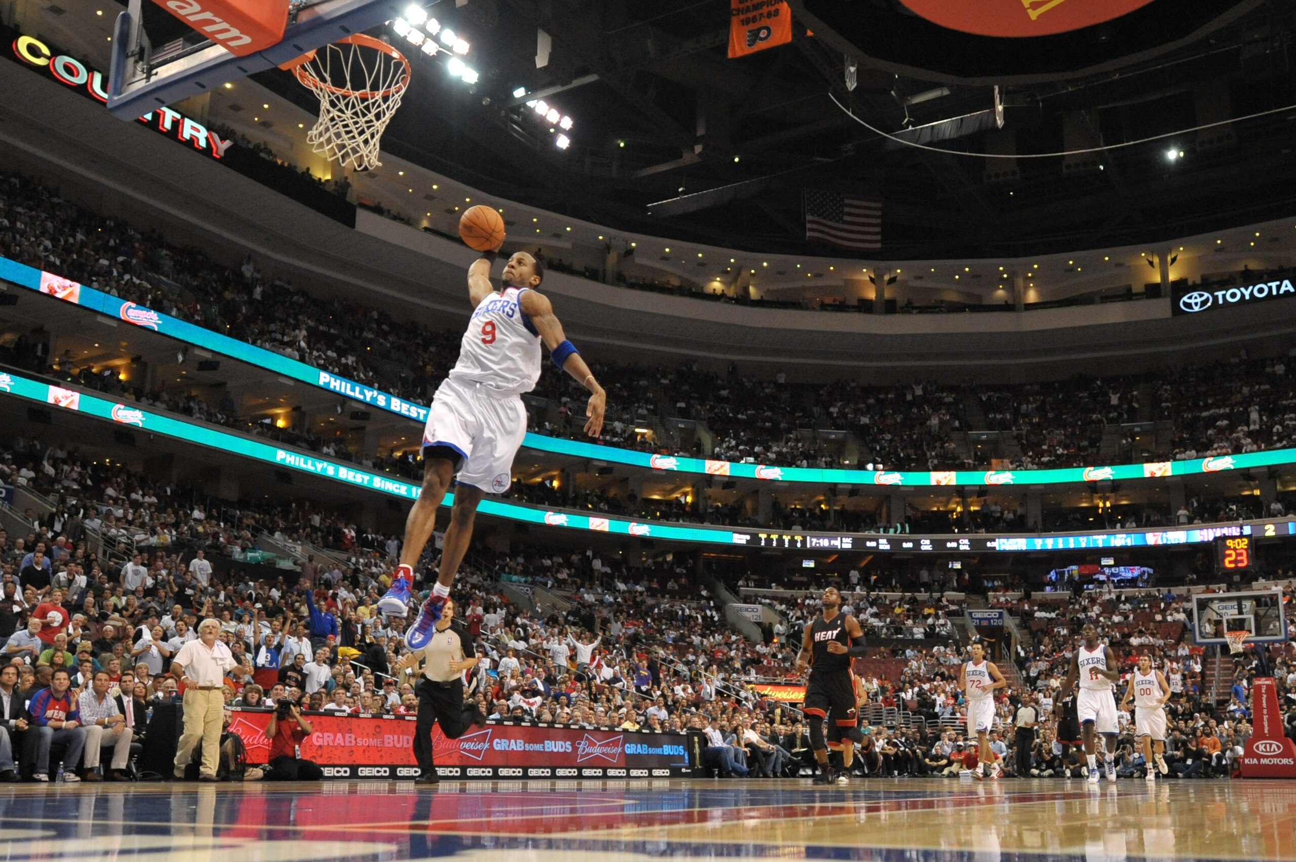 PHILADELPHIA - OCTOBER 27: Andre Iguodala #9 of the Philadelphia 76ers in action during the game against the Miami Heat at the Wells Fargo Center on October 27, 2010 in Philadelphia, Pennsylvania. NOTE TO USER: User expressly acknowledges and agrees that PHILADELPHIA - OCTOBER 27: Andre Iguodala #9 of the Philadelphia 76ers in action during the game against the Miami Heat at the Wells Fargo Center on October 27, 2010 in Philadelphia, Pennsylvania. NOTE TO USER: User expressly acknowledges and agrees that