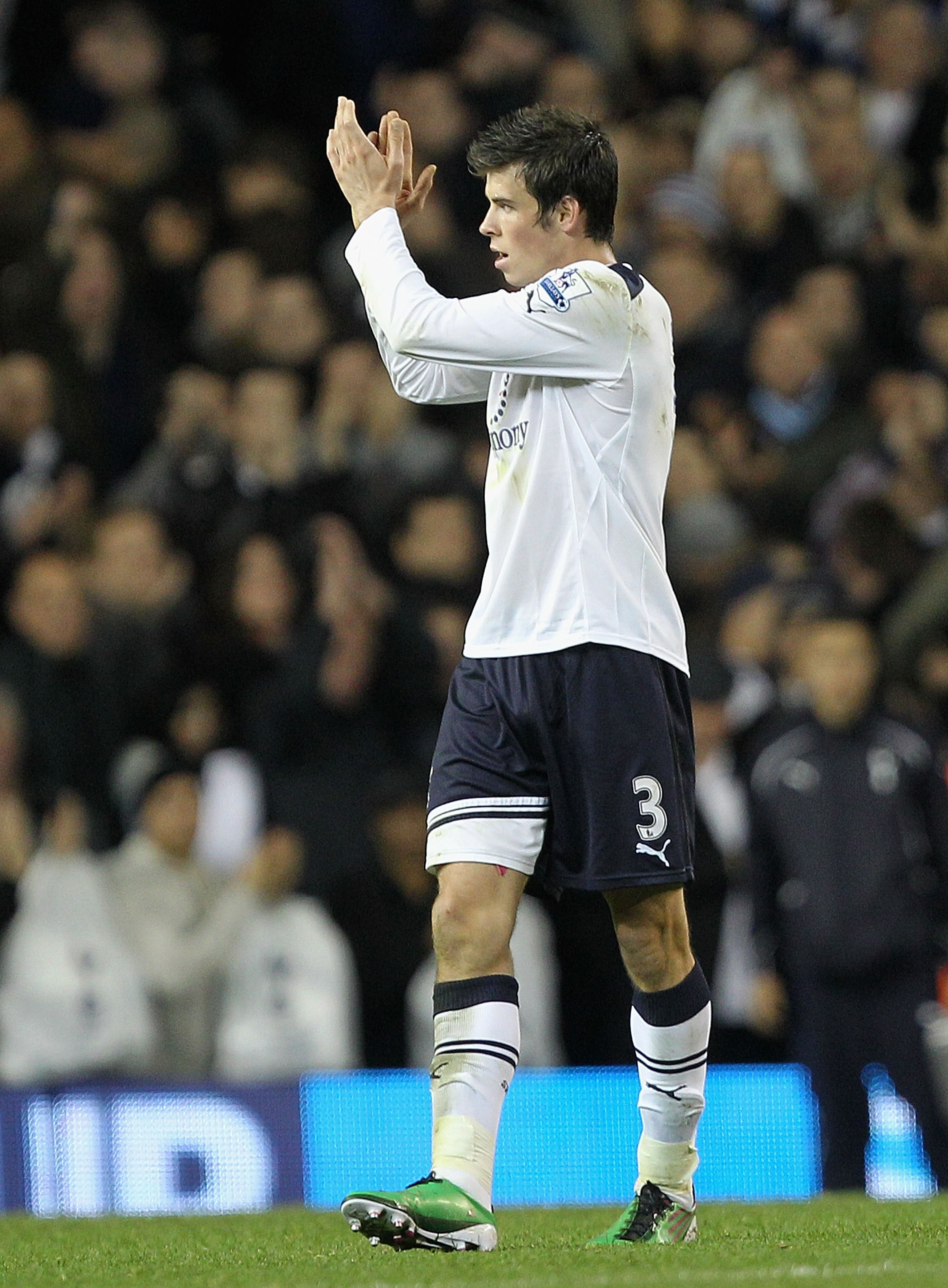LONDON, ENGLAND - NOVEMBER 13:  Gareth Bale of Tottenham acknowledges the fans after the Barclays Premier League match between Tottenham Hotspur and Blackburn Rovers at White Hart Lane on November 13, 2010 in London, England.  (Photo by Hamish Blair/Getty