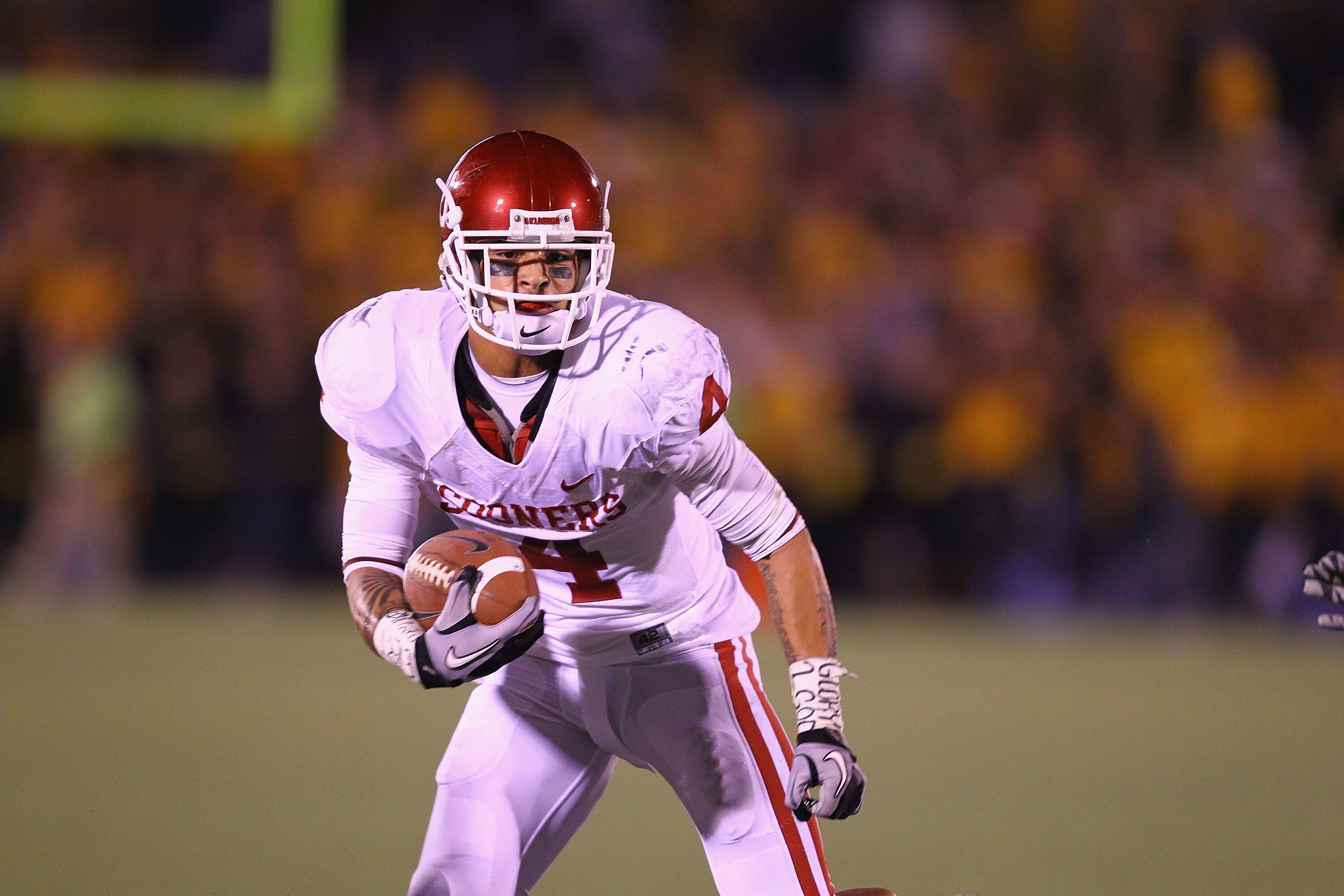 COLUMBIA, MO - OCTOBER 23: Kenny Stills #4 of the Oklahoma Sooners in action against the Missouri Tigers at Faurot Field/Memorial Stadium on October 23, 2010 in Columbia, Missouri.  The Tigers beat the Sooners 36-27.  (Photo by Dilip Vishwanat/Getty Image