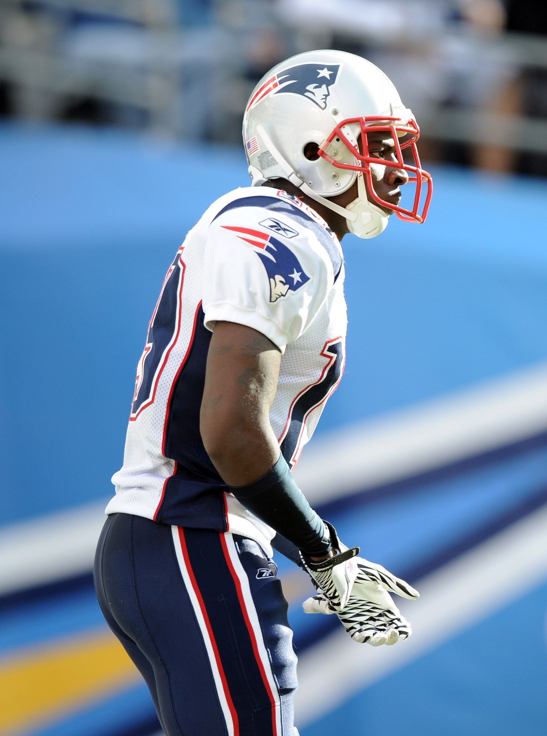 SAN DIEGO - OCTOBER 24:  Brandon Tate #19 of the New England Patriots waits for a kickoff against the San Diego Chargers at Qualcomm Stadium on October 24, 2010 in San Diego, California.  (Photo by Harry How/Getty Images)