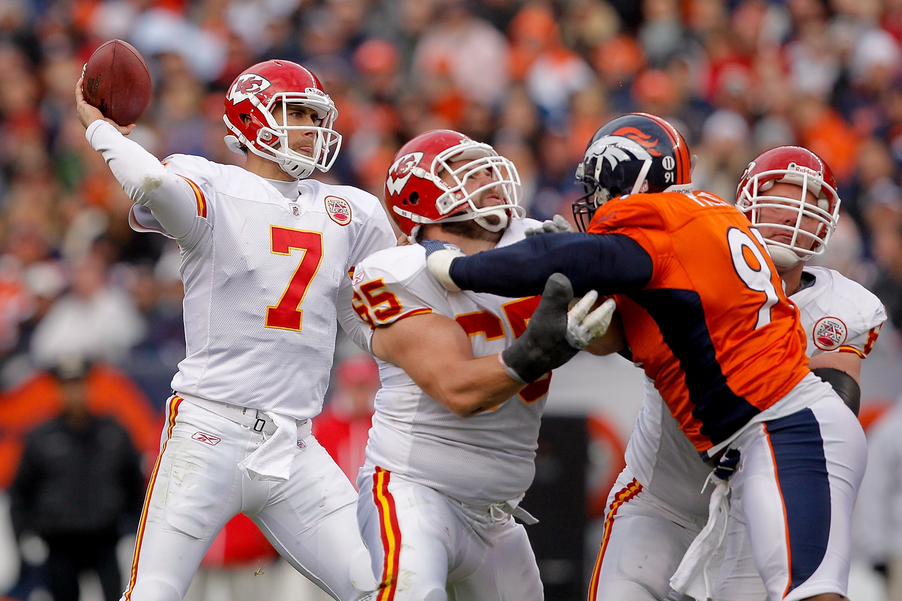 DENVER - OCTOBER 24:  Quarterback Matt Cassel #7 of the Kansas City Chiefs makes a pass against the Denver Broncos during the second quarter at INVESCO Field at Mile High on November 14, 2010 in Denver, Colorado. (Photo by Justin Edmonds/Getty Images)