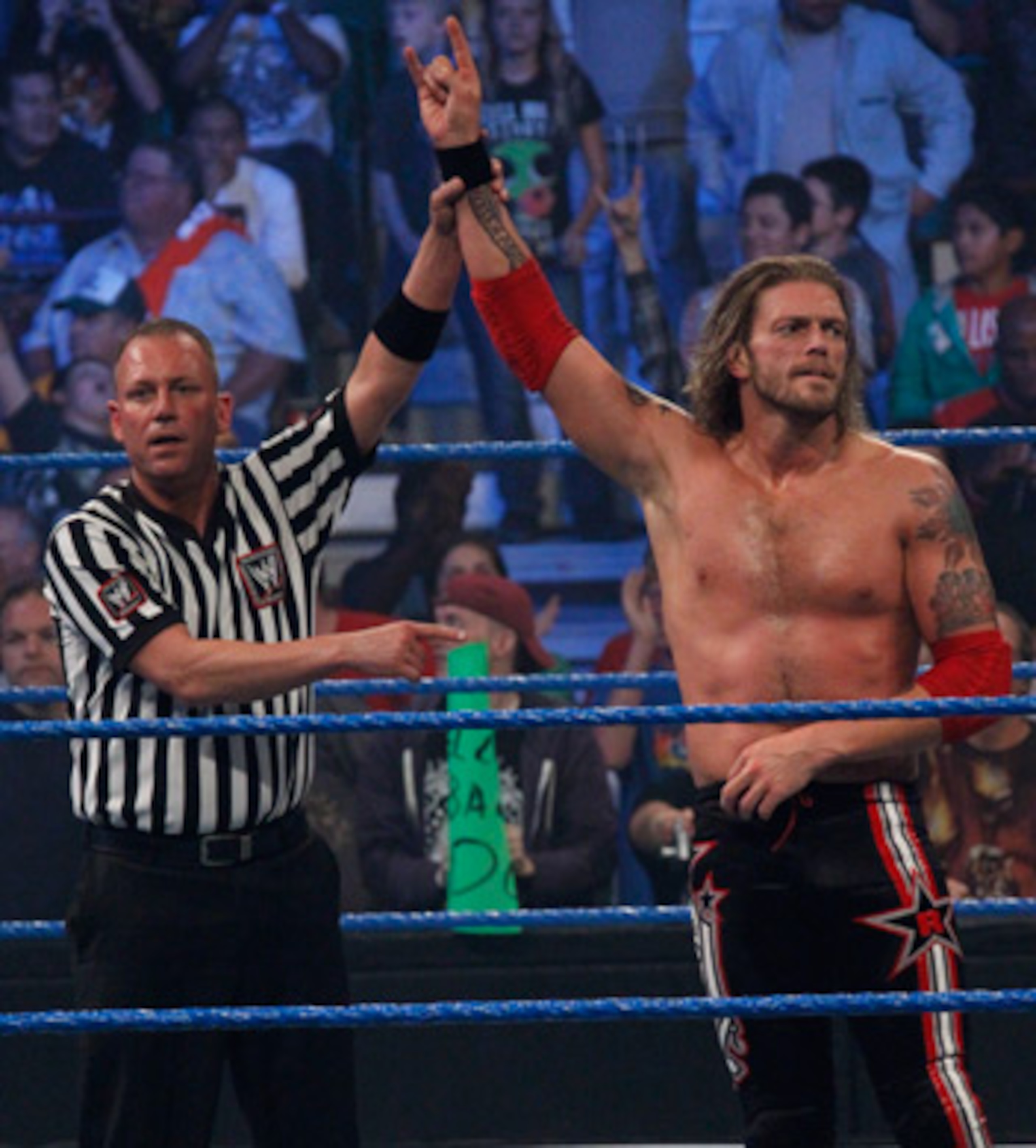 Edge victorious, photo copyright to WWE.com