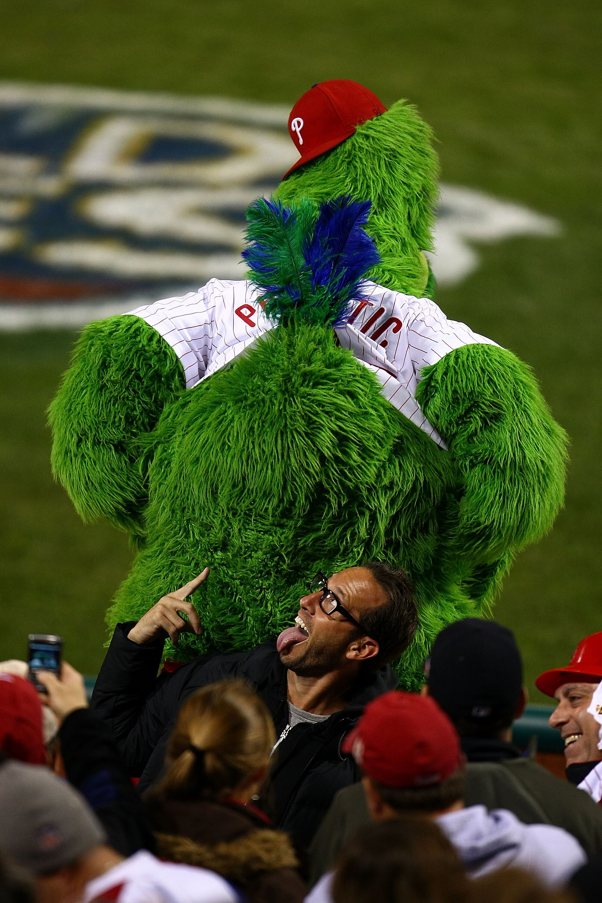 PHILADELPHIA - NOVEMBER 01:  The Philly Phanatic, mascot of the Philadelphia Phillies performs against the New York Yankees in Game Four of the 2009 MLB World Series at Citizens Bank Park on November 1, 2009 in Philadelphia, Pennsylvania.  (Photo by Chris