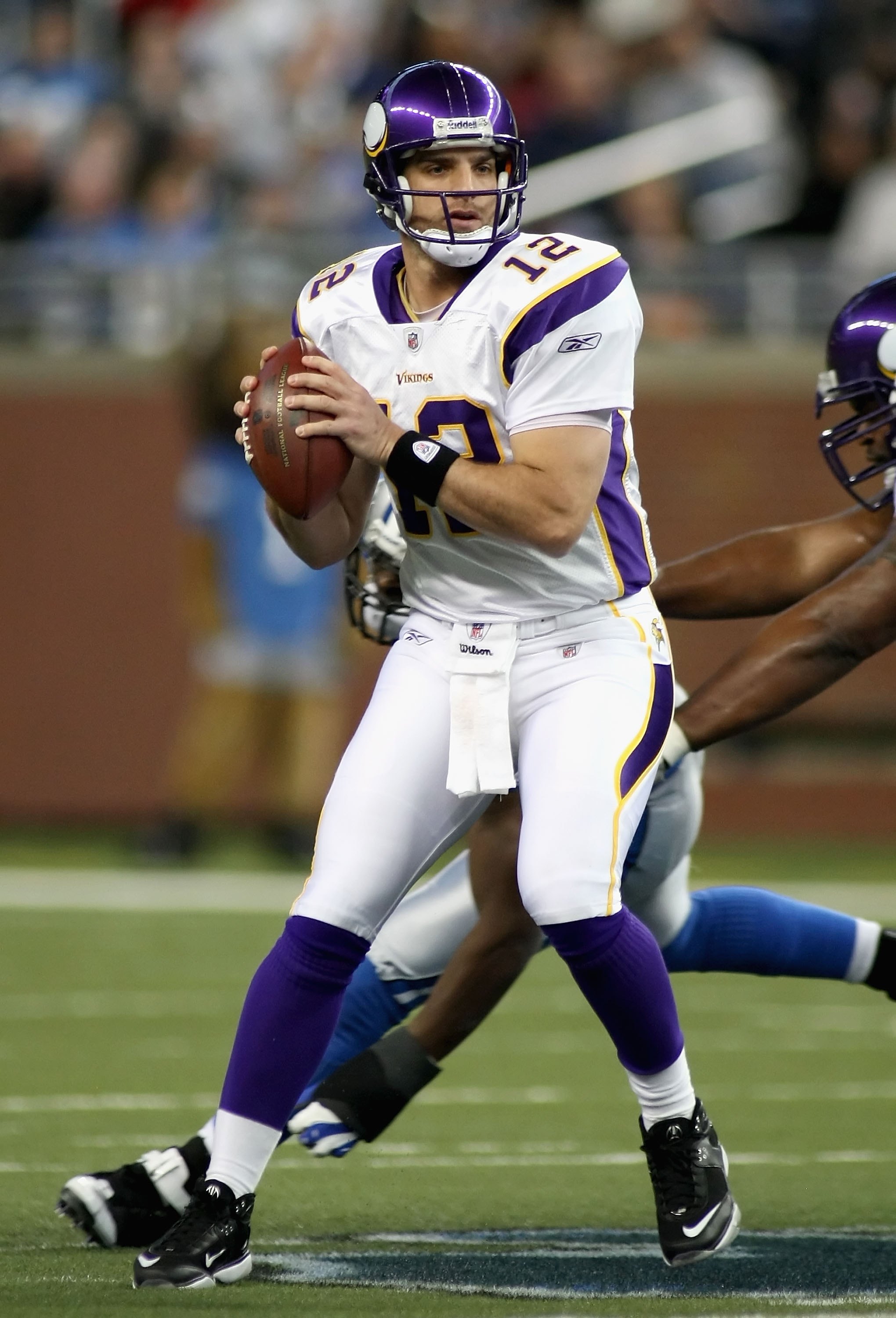 DETROIT - DECEMBER 07:  Quarterback Gus Frerotte #12 of the Minnesoa Vikings in action during the NFL game against the Detroit Lions at Ford Field on December 7, 2008 in Detroit, Michigan. The Vikings defeated the Lions 20-16.  (Photo by Christian Peterse