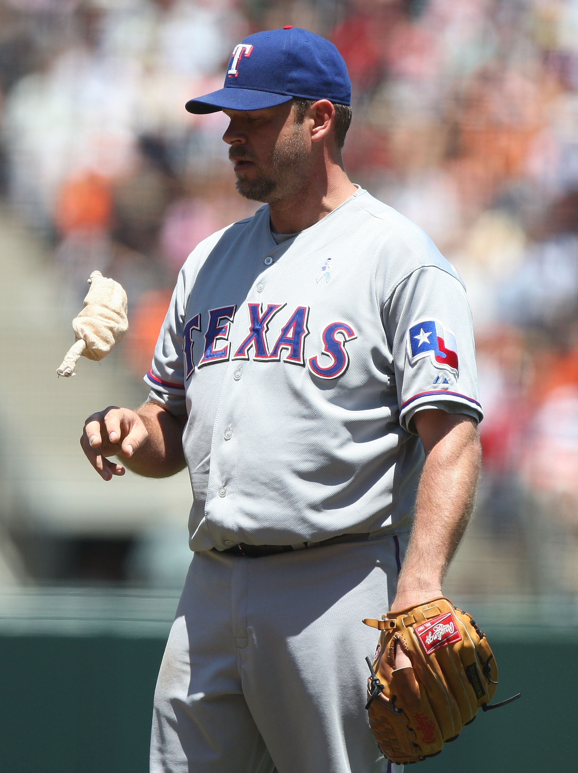 SAN FRANCISCO - JUNE 21:  Kevin Millwood #33 of the Texas Rangers looks on against the San Francisco Giants during a Major League Baseball game on June 21, 2009 at AT&T Park in San Francisco, California.  (Photo by Jed Jacobsohn/Getty Images)