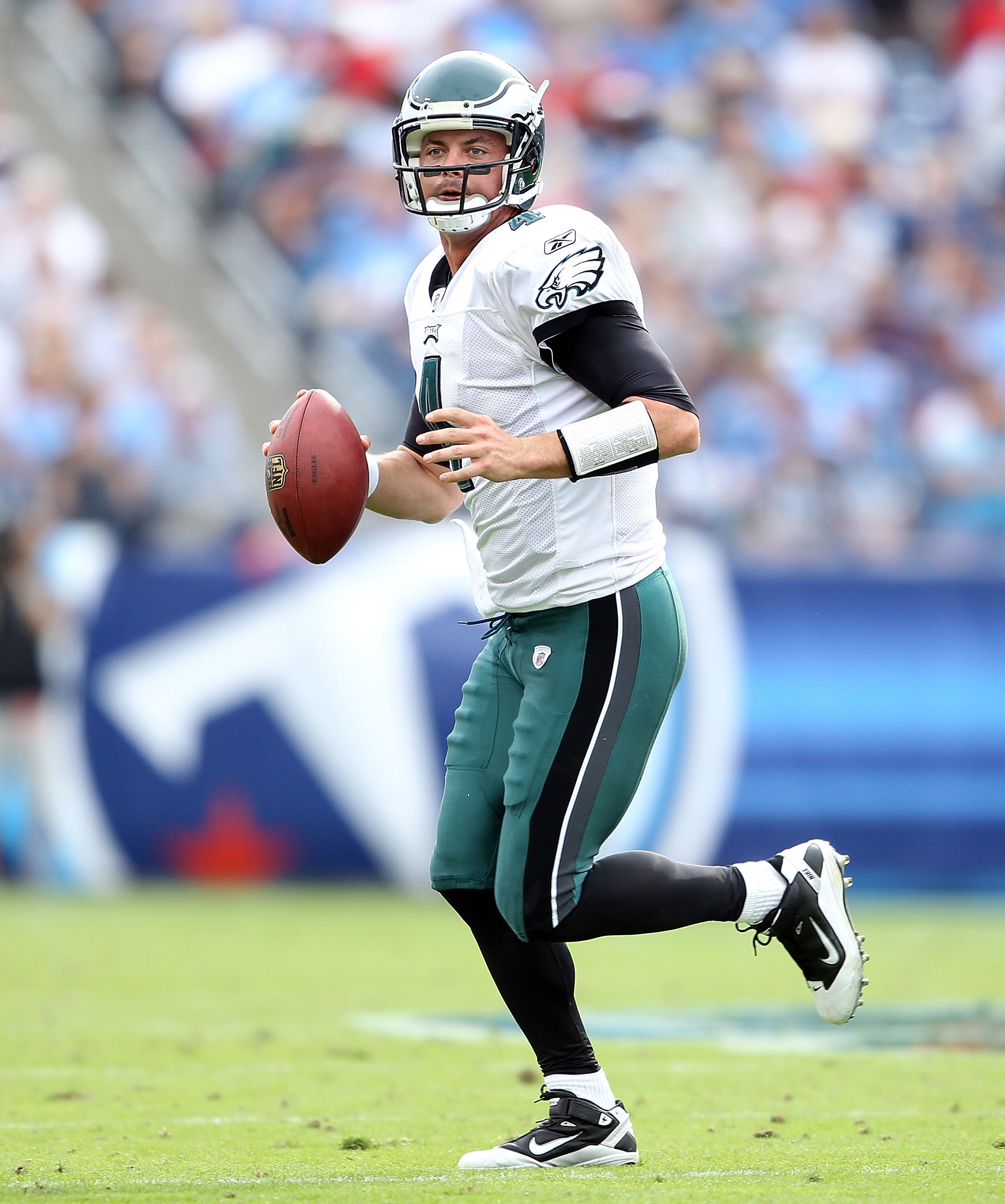NASHVILLE, TN - OCTOBER 24:  Kevin Kolb #4 of the Philadelphia Eagles runs with the ball during the NFL game against the Tennessee Titans at LP Field on October 24, 2010 in Nashville, Tennessee.  (Photo by Andy Lyons/Getty Images)