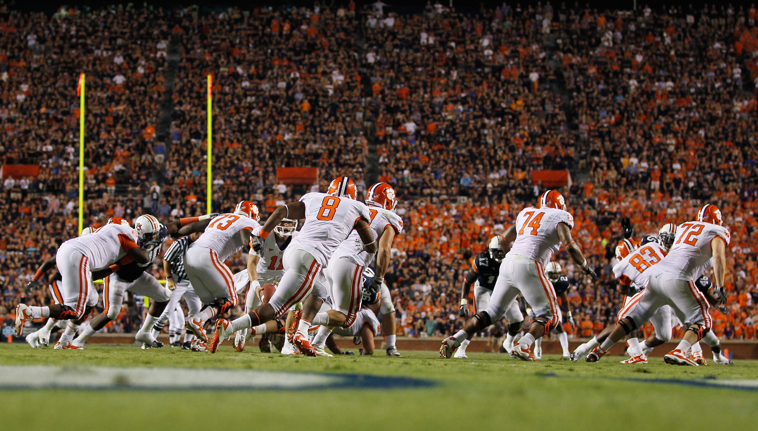 AUBURN, AL - SEPTEMBER 18:  Jamie Harper #8 and the offense of the Clemson Tigers against the Auburn Tigers at Jordan-Hare Stadium on September 18, 2010 in Auburn, Alabama.  (Photo by Kevin C. Cox/Getty Images)