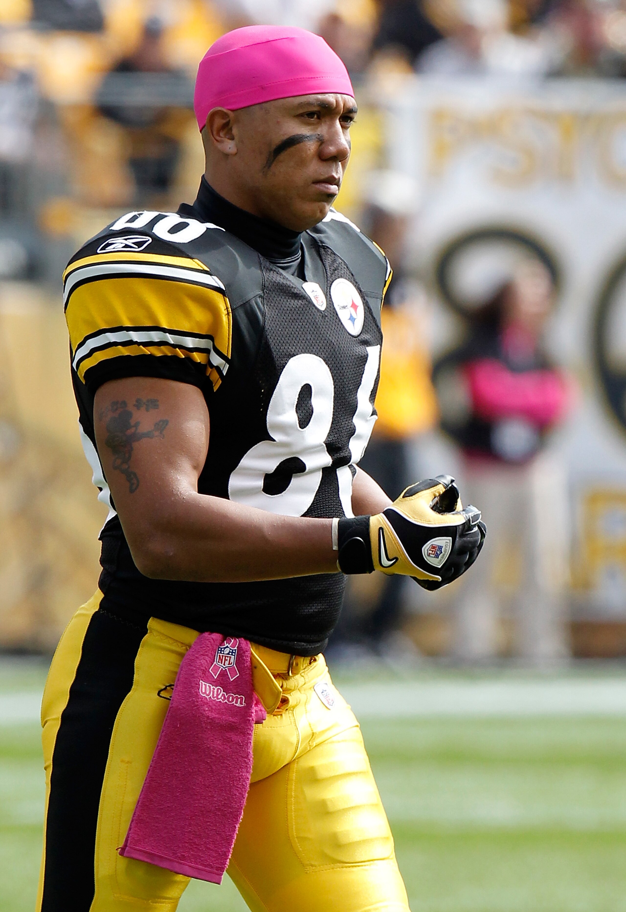 PITTSBURGH - OCTOBER 03: Hines Ward #86 of the Pittsburgh Steelers walks on the field during the game against the Baltimore Ravens on October 3, 2010 at Heinz Field in Pittsburgh, Pennsylvania. (Photo by Gregory Shamus/Getty Images)