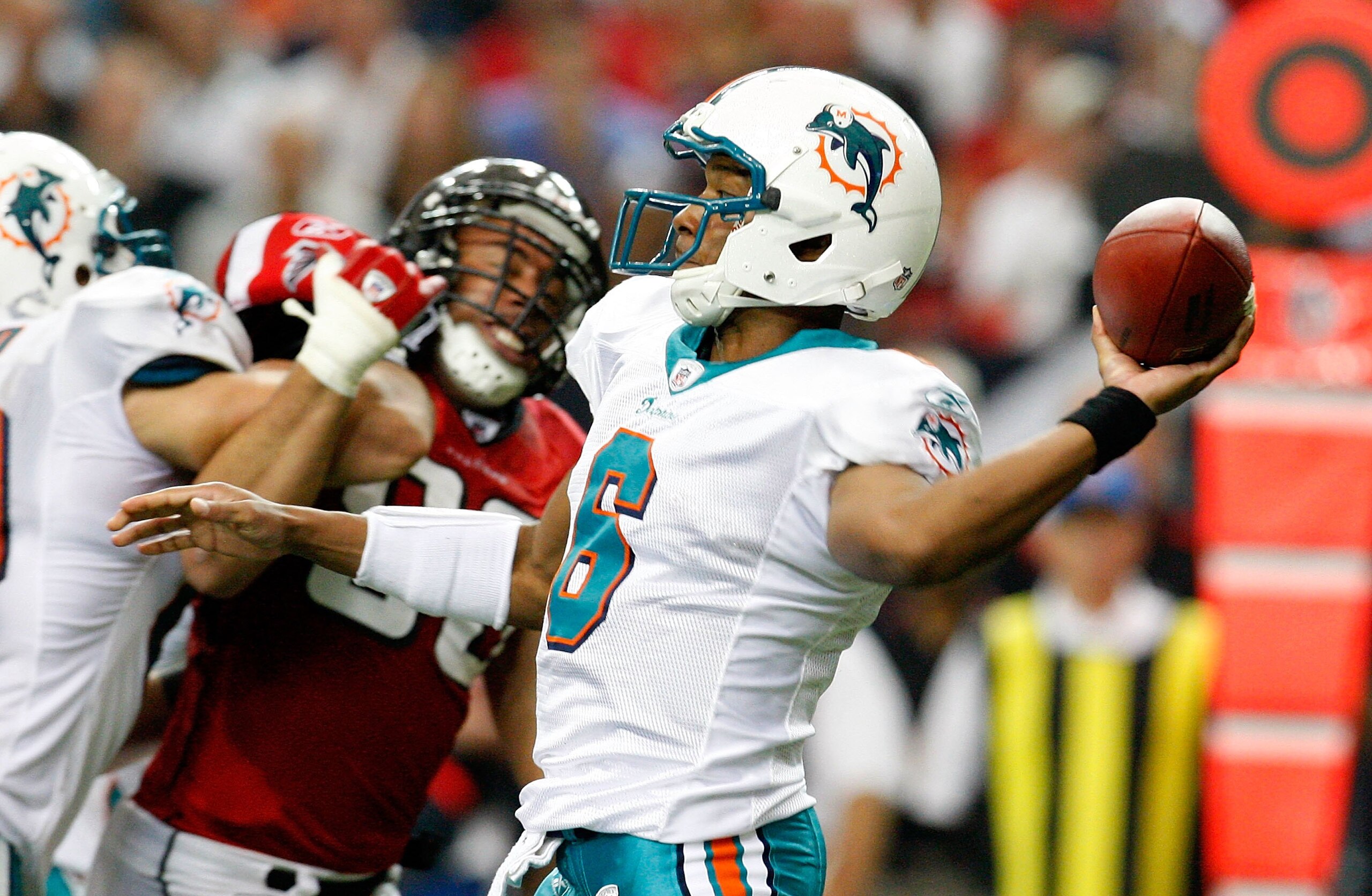 ATLANTA - SEPTEMBER 13:  Backup quarterback Pat White #6 of the Miami Dolphins against the Atlanta Falcons at Georgia Dome on September 13, 2009 in Atlanta, Georgia.  (Photo by Kevin C. Cox/Getty Images)
