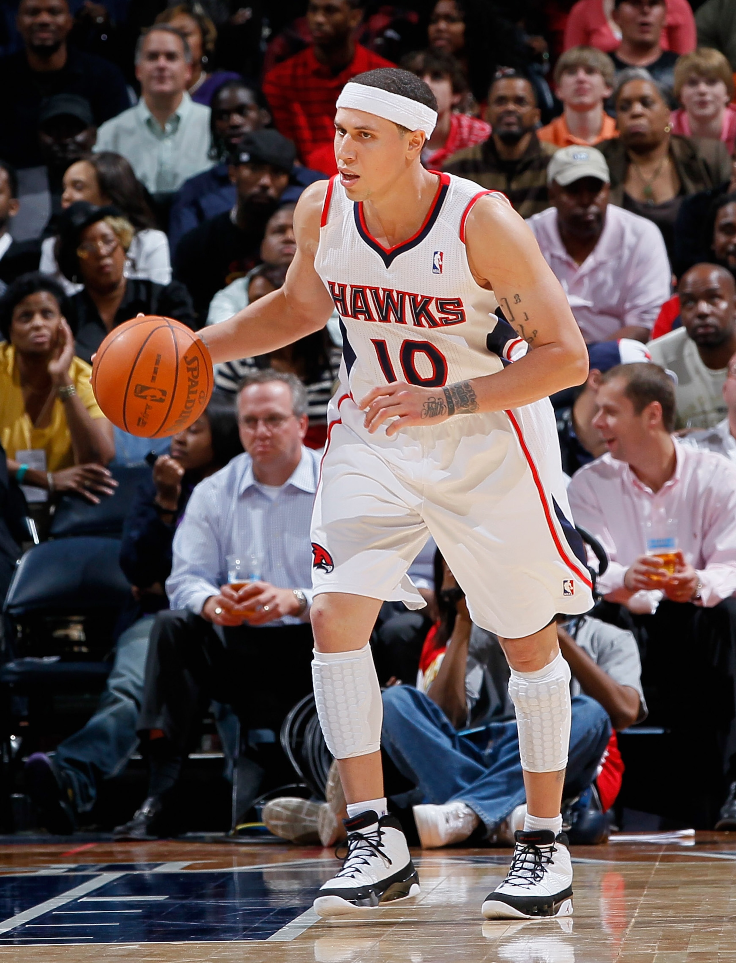 ATLANTA - OCTOBER 21:  Mike Bibby #10 of the Atlanta Hawks against the Miami Heat at Philips Arena on October 21, 2010 in Atlanta, Georgia.  (Photo by Kevin C. Cox/Getty Images)