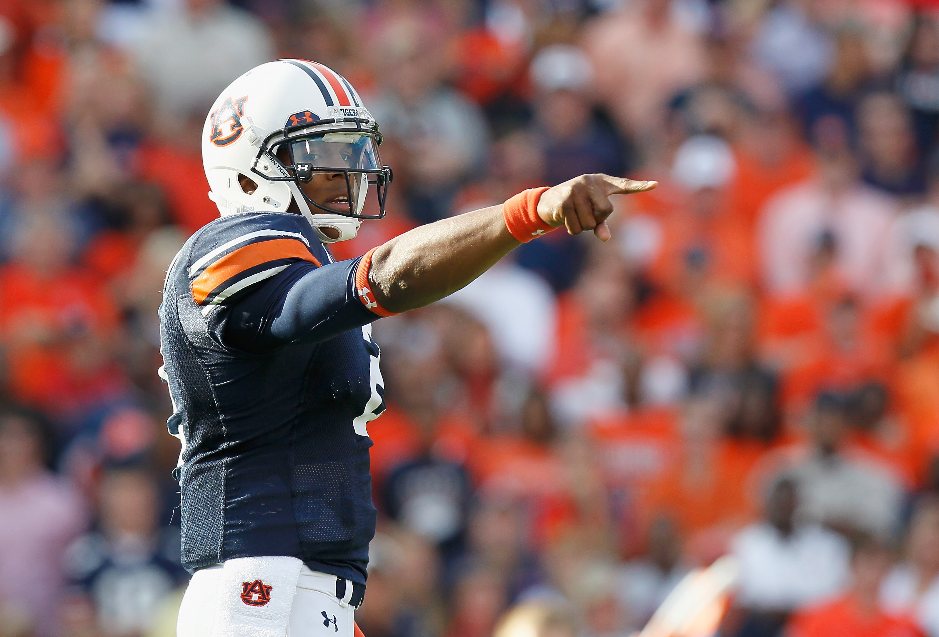 AUBURN, AL - NOVEMBER 13:  Quarterback Cameron Newton #2 of the Auburn Tigers points out the defense in the first offensive series against the Georgia Bulldogs at Jordan-Hare Stadium on November 13, 2010 in Auburn, Alabama.  (Photo by Kevin C. Cox/Getty I