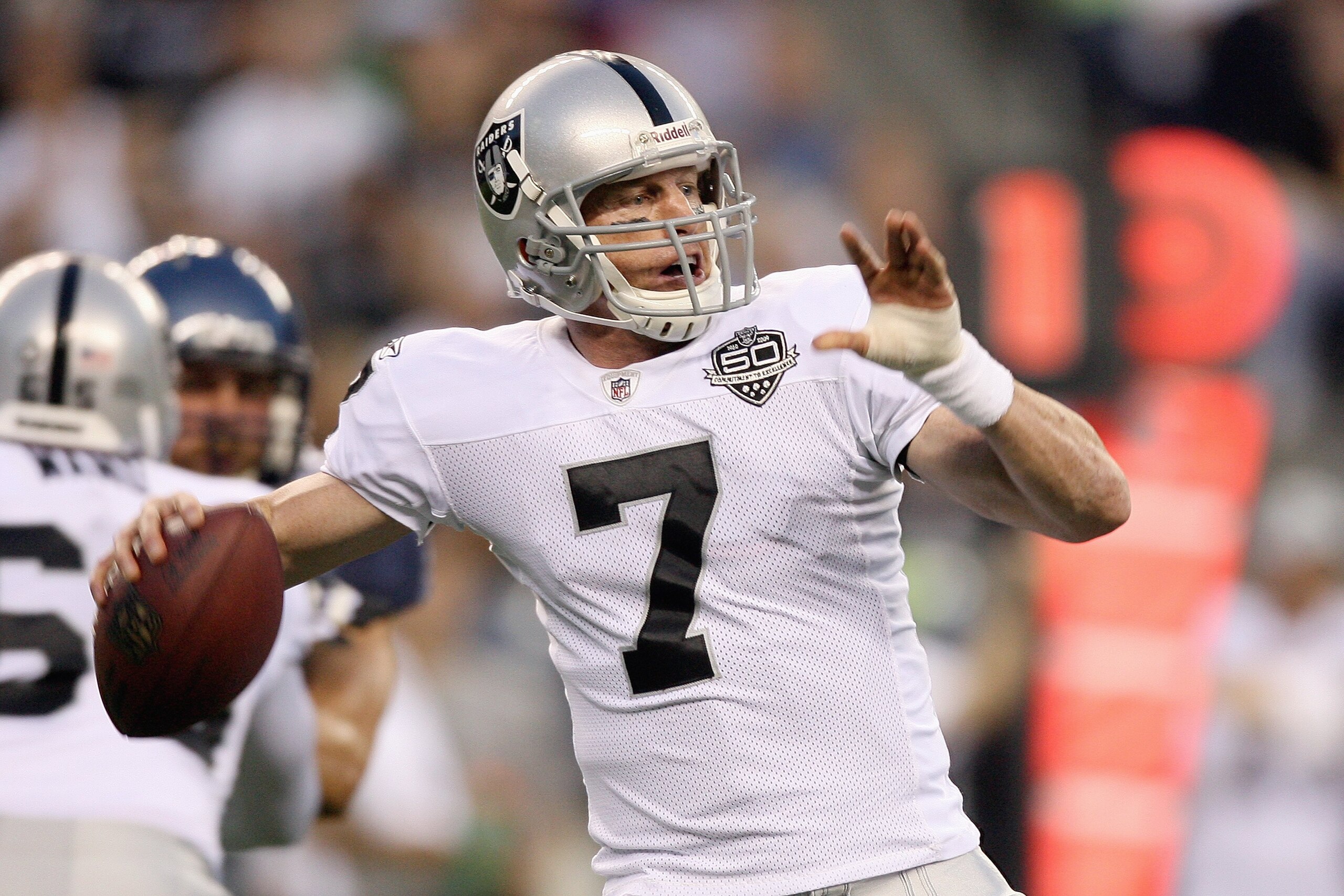 SEATTLE - SEPTEMBER 03: Quarterback  Jeff Garcia #7 of the Oakland Raiders passes the ball during the game against the Seattle Seahawks on September 3, 2009 at Qwest Field in Seattle, Washington. (Photo by Otto Greule Jr/Getty Images)