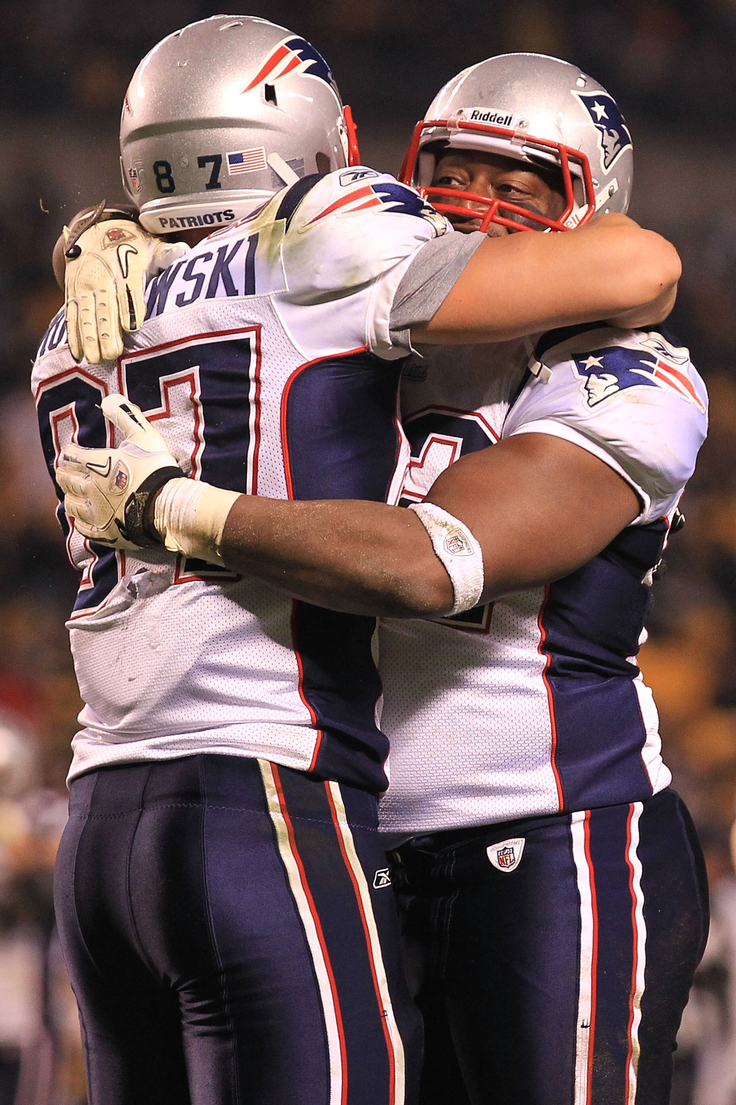 PITTSBURGH - NOVEMBER 14:  Rob Gronkowski #87 of the New England Patriots celebrates scoring a touchdown with team mate Alge Crumpler #82 against the Pittsburgh Steelers on November 14, 2010 at Heinz Field in Pittsburgh, Pennsylvania.  (Photo by Chris McG