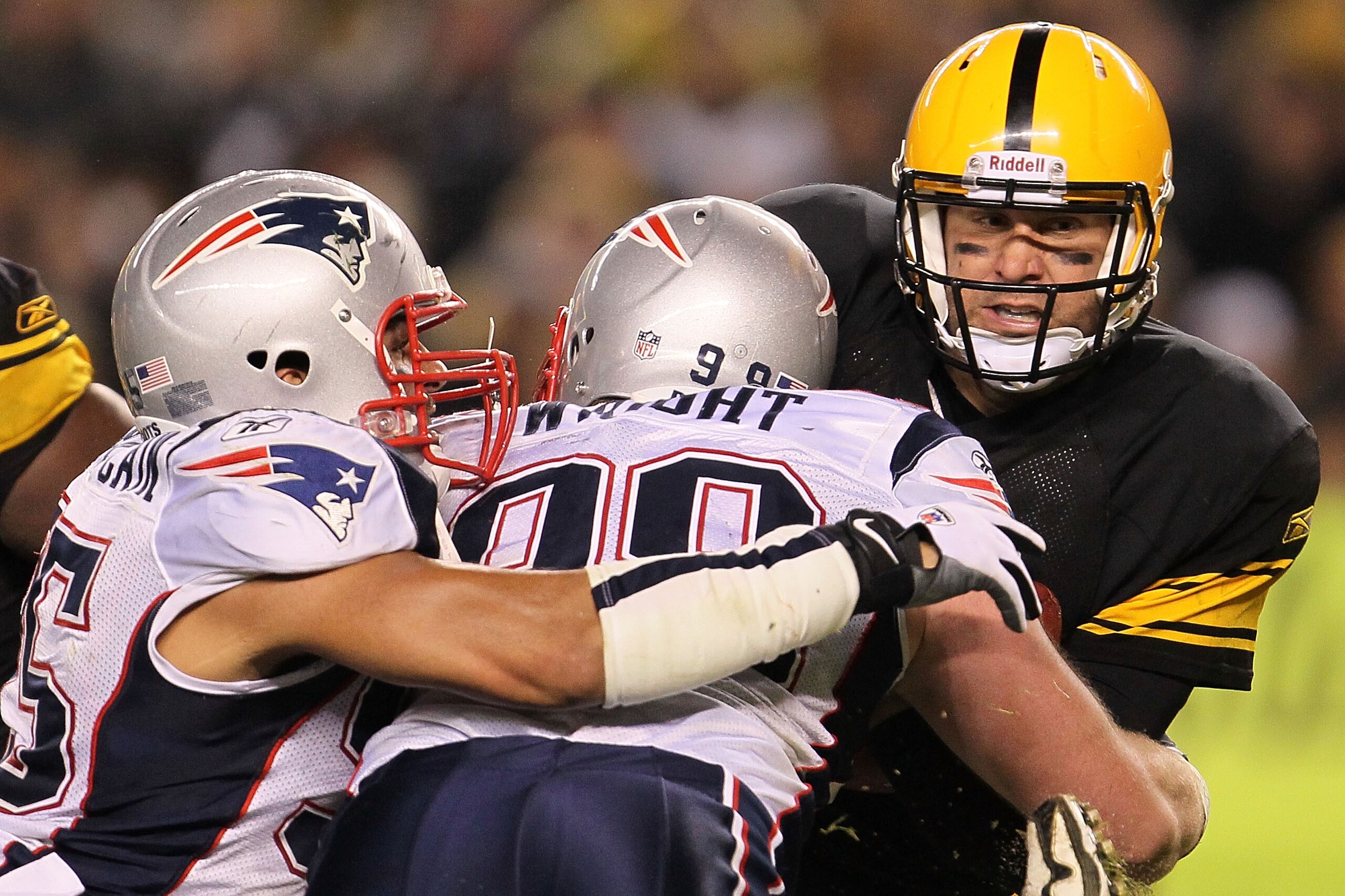 PITTSBURGH - NOVEMBER 14:  Ben Roethlisberger #7 of the Pittsburgh Steelers is sacked by Mike Wright #99 of the New England Patriots on November 14, 2010 at Heinz Field in Pittsburgh, Pennsylvania.  (Photo by Chris McGrath/Getty Images)