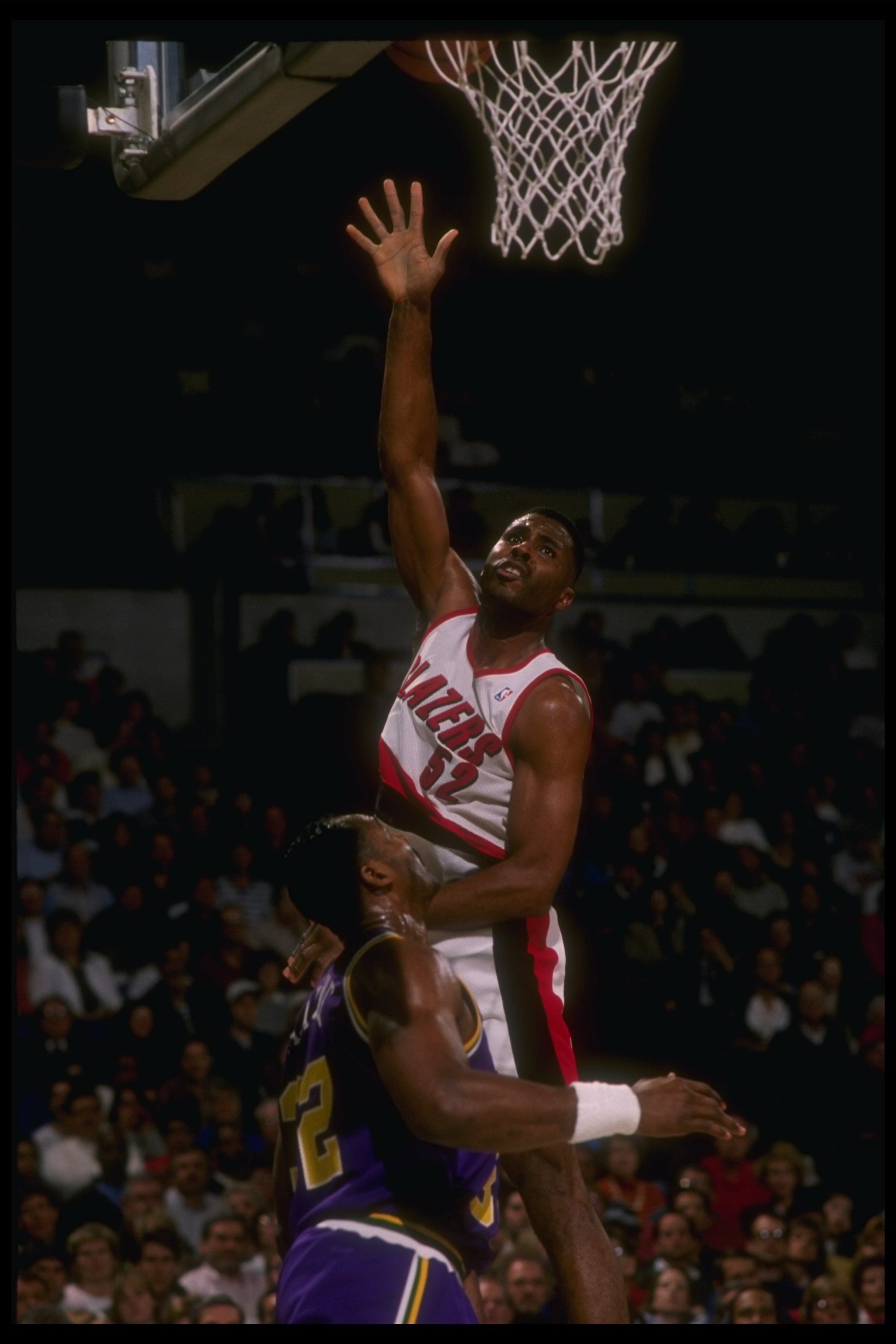 24 Feb 1995:  Forward Buck Williams of the Portland Trail Blazers goes up for two during a game against the Utah Jazz at the Rose Garden in Portland, Oregon.  The Blazers won the game, 114-101. Mandatory Credit: Otto Greule  /Allsport Mandatory Credit: Ot