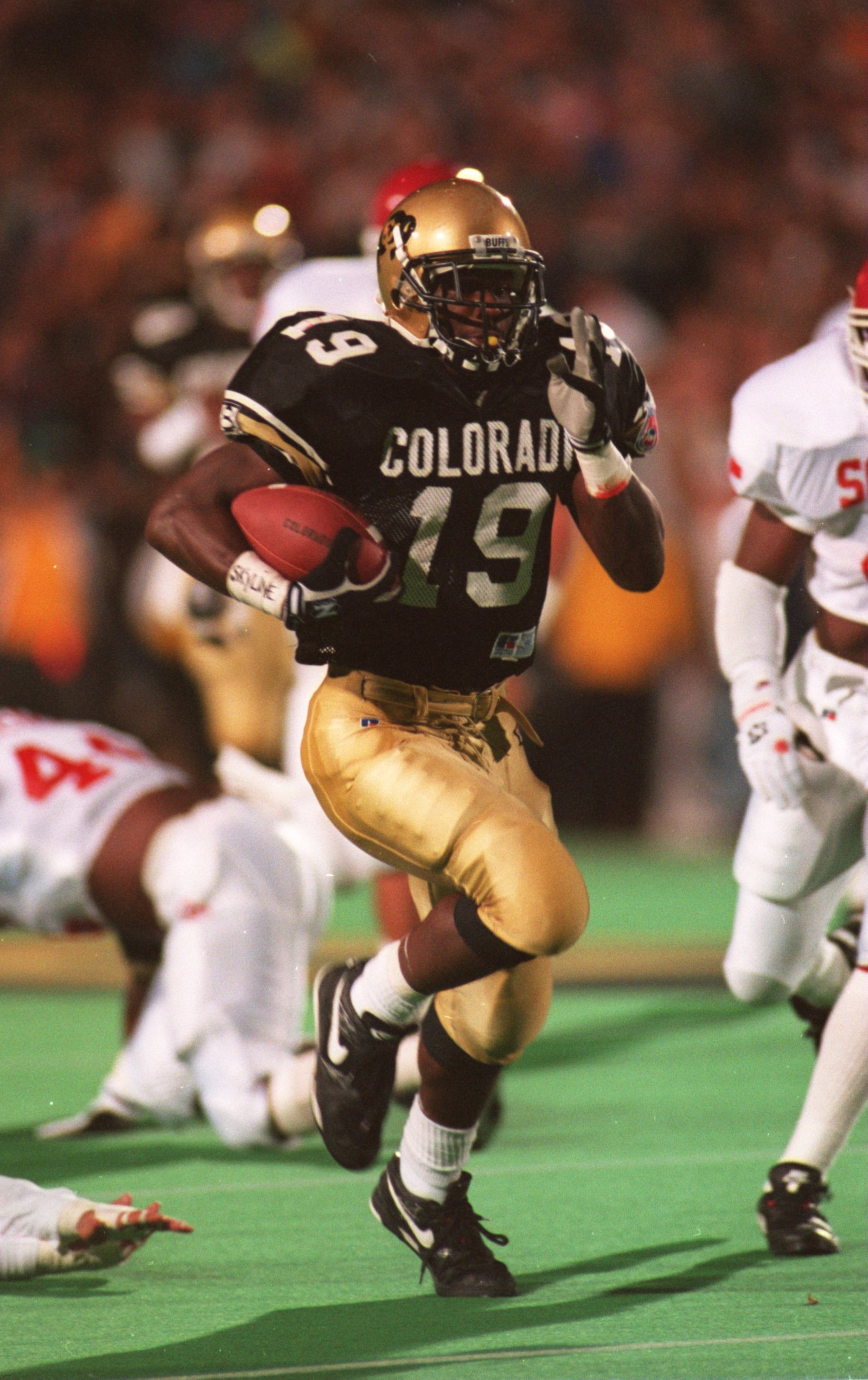15 Oct 1994: RASHAAN SALAAM OF COLORADO ON A RUN DURING THE 45-7 WIN OVER OKLAHOMA AT FOLSOM FIELD IN BOULDER, COLORADO. 15 Oct 1994: RASHAAN SALAAM OF COLORADO ON A RUN DURING THE 45-7 WIN OVER OKLAHOMA AT FOLSOM FIELD IN BOULDER, COLORADO.
