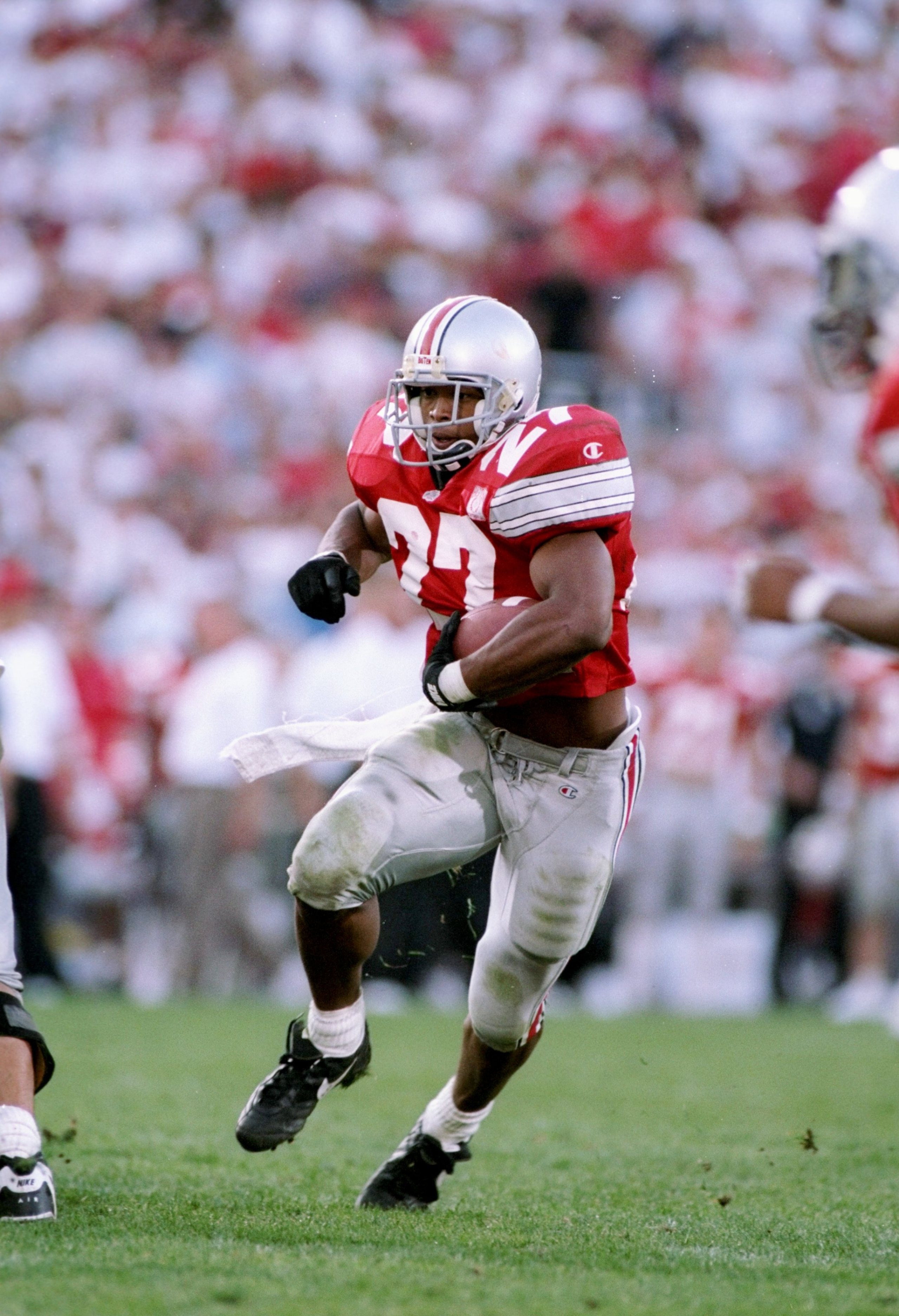 30 Sep 1995: Tailback Eddie George of the Ohio State Buckeyes runs down the field during a game against the Notre Dame Fighting Irish at Ohio Stadium in Columbus, Ohio. Ohio State won the game 45-26. Mandatory Credit: Andy Lyons /Allsport 30 Sep 1995: Tailback Eddie George of the Ohio State Buckeyes runs down the field during a game against the Notre Dame Fighting Irish at Ohio Stadium in Columbus, Ohio. Ohio State won the game 45-26. Mandatory Credit: Andy Lyons /Allsport