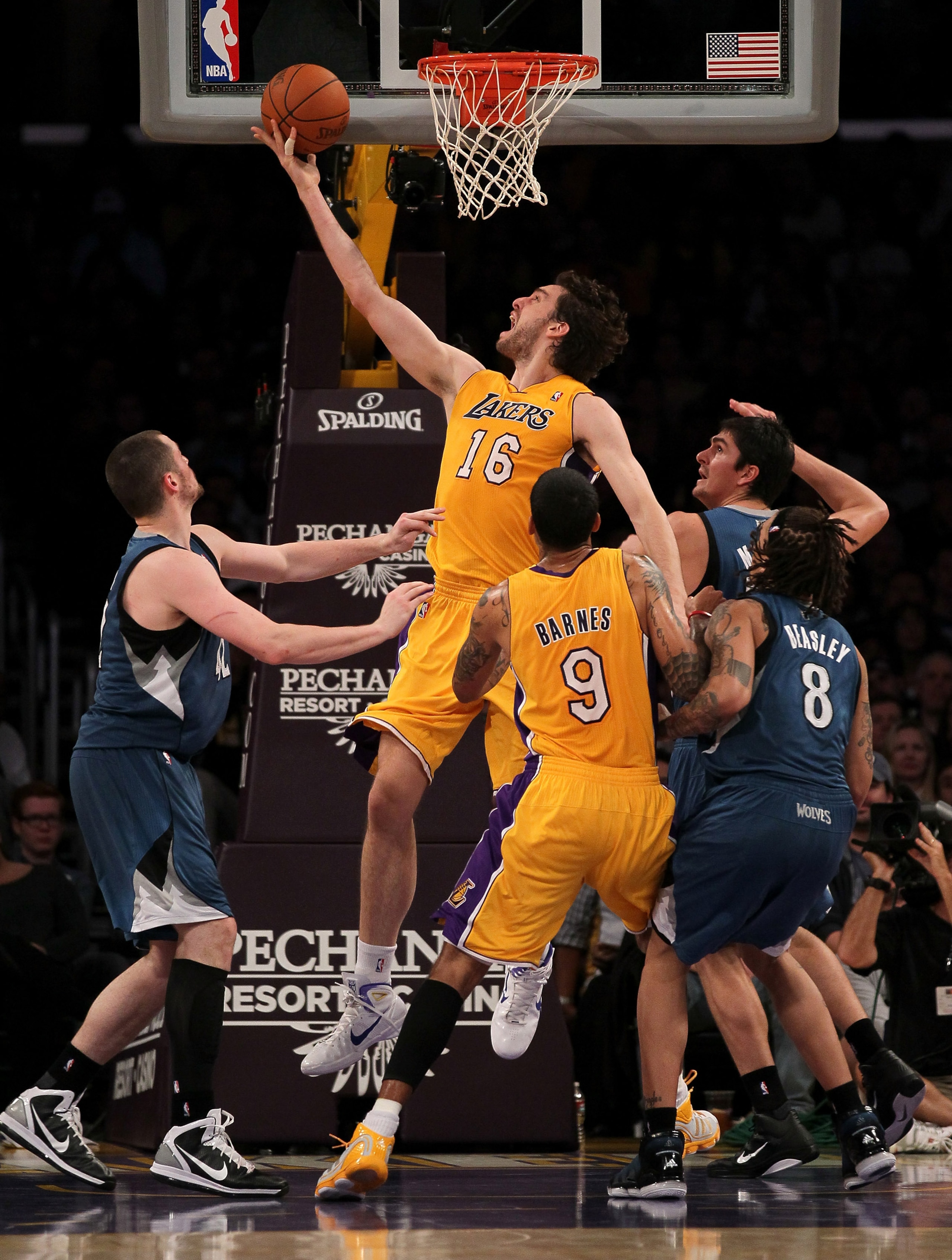 LOS ANGELES, CA - NOVEMBER 09: Pau Gasol #16 of the Los Angeles Lakers shoots between Darko Milicic #31 and Kevin Love #42 of the Minnesota Timberwolves at Staples Center on November 9, 2010 in Los Angeles, California. NOTE TO USER: User expressly ackn LOS ANGELES, CA - NOVEMBER 09: Pau Gasol #16 of the Los Angeles Lakers shoots between Darko Milicic #31 and Kevin Love #42 of the Minnesota Timberwolves at Staples Center on November 9, 2010 in Los Angeles, California. NOTE TO USER: User expressly ackn