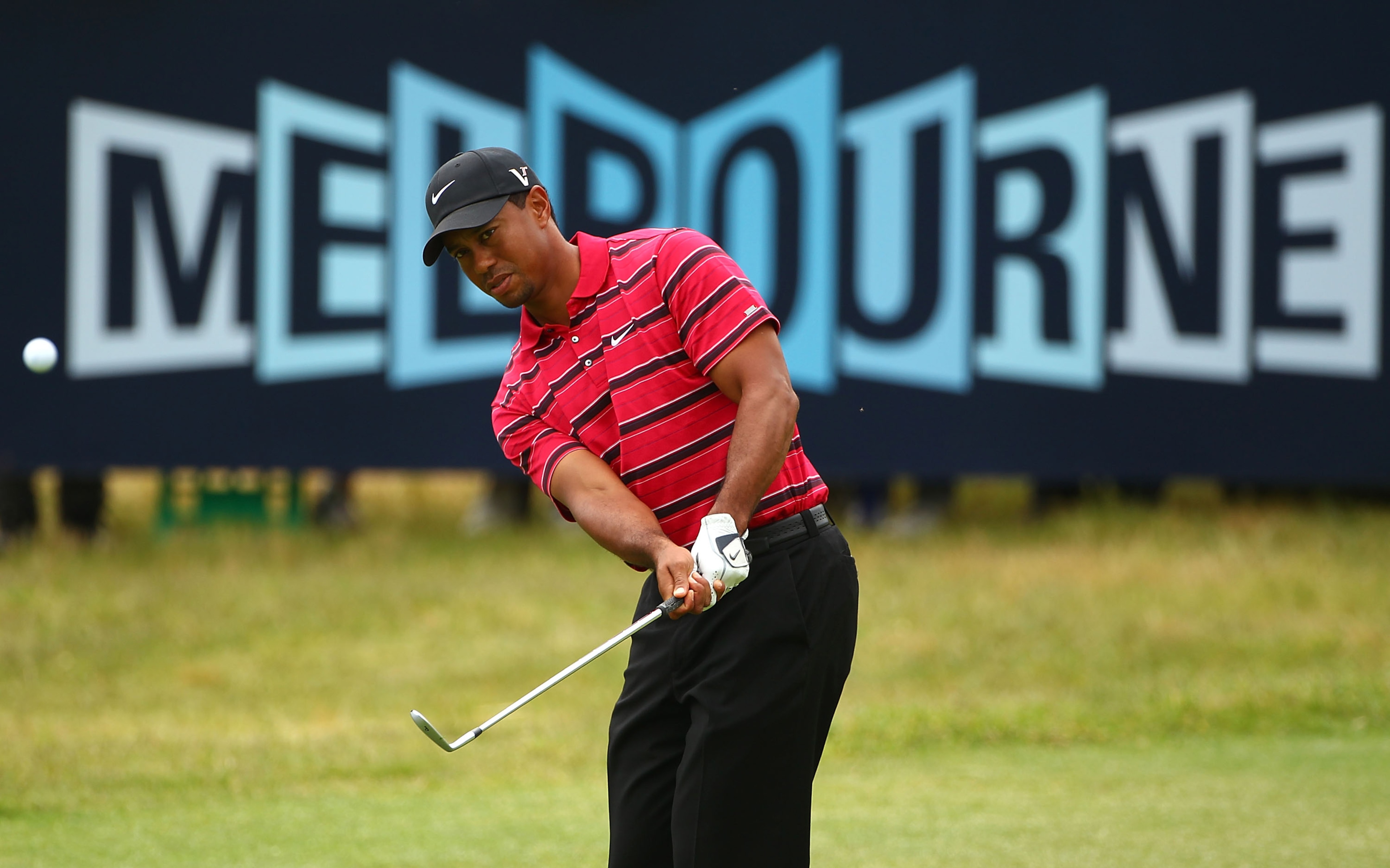 MELBOURNE, AUSTRALIA - NOVEMBER 14: Tiger Woods of the USA chips onto the green during day four of the Australian Masters at The Victoria Golf Club on November 14, 2010 in Melbourne, Australia. (Photo by Robert Cianflone/Getty Images) MELBOURNE, AUSTRALIA - NOVEMBER 14: Tiger Woods of the USA chips onto the green during day four of the Australian Masters at The Victoria Golf Club on November 14, 2010 in Melbourne, Australia. (Photo by Robert Cianflone/Getty Images)