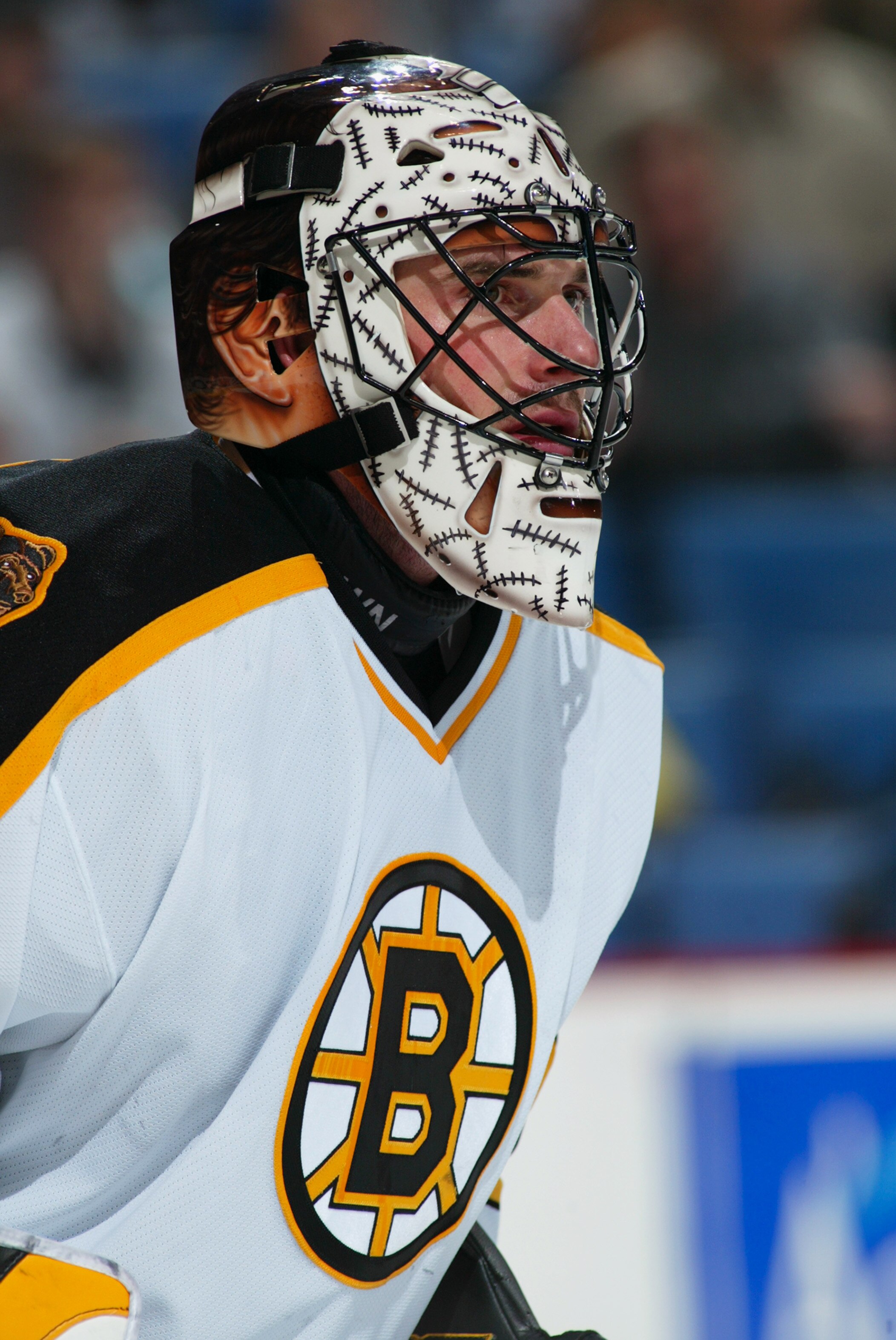 BUFFALO, NY - NOVEMBER 12:  Goaltender Steve Shields #31 of the Boston Bruins looks on against the Buffalo Sabres during their NHL game on November 12, 2002 at HSBC Arena in Buffalo, New York.  (Photo by Rick Stewart/Getty Images/NHLI)