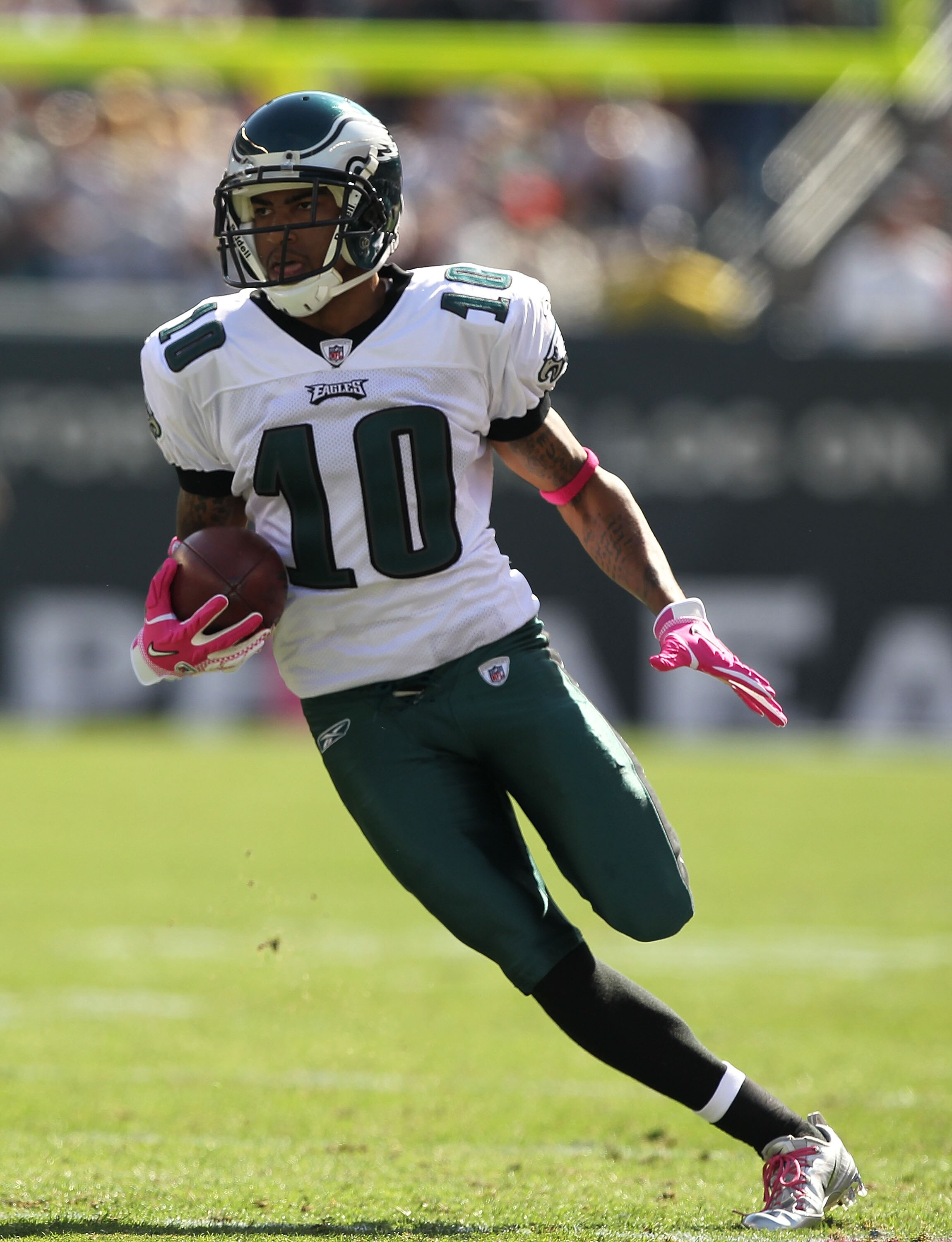 PHILADELPHIA - OCTOBER 17:  DeSean Jackson #10 of the Philadelphia Eagles scores a touchdown in the first quarter against the Atlanta Falcons defends during their game at Lincoln Financial Field on October 17, 2010 in Philadelphia, Pennsylvania.  (Photo b