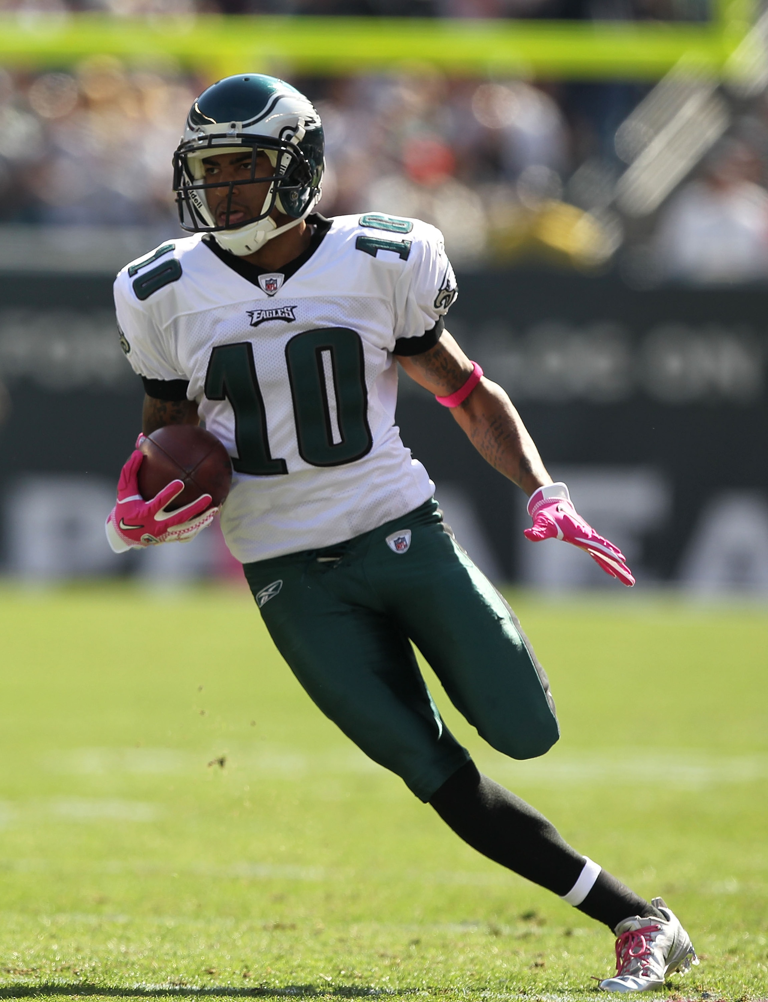 PHILADELPHIA - OCTOBER 17:  DeSean Jackson #10 of the Philadelphia Eagles scores a touchdown in the first quarter against the Atlanta Falcons defends during their game at Lincoln Financial Field on October 17, 2010 in Philadelphia, Pennsylvania.  (Photo b