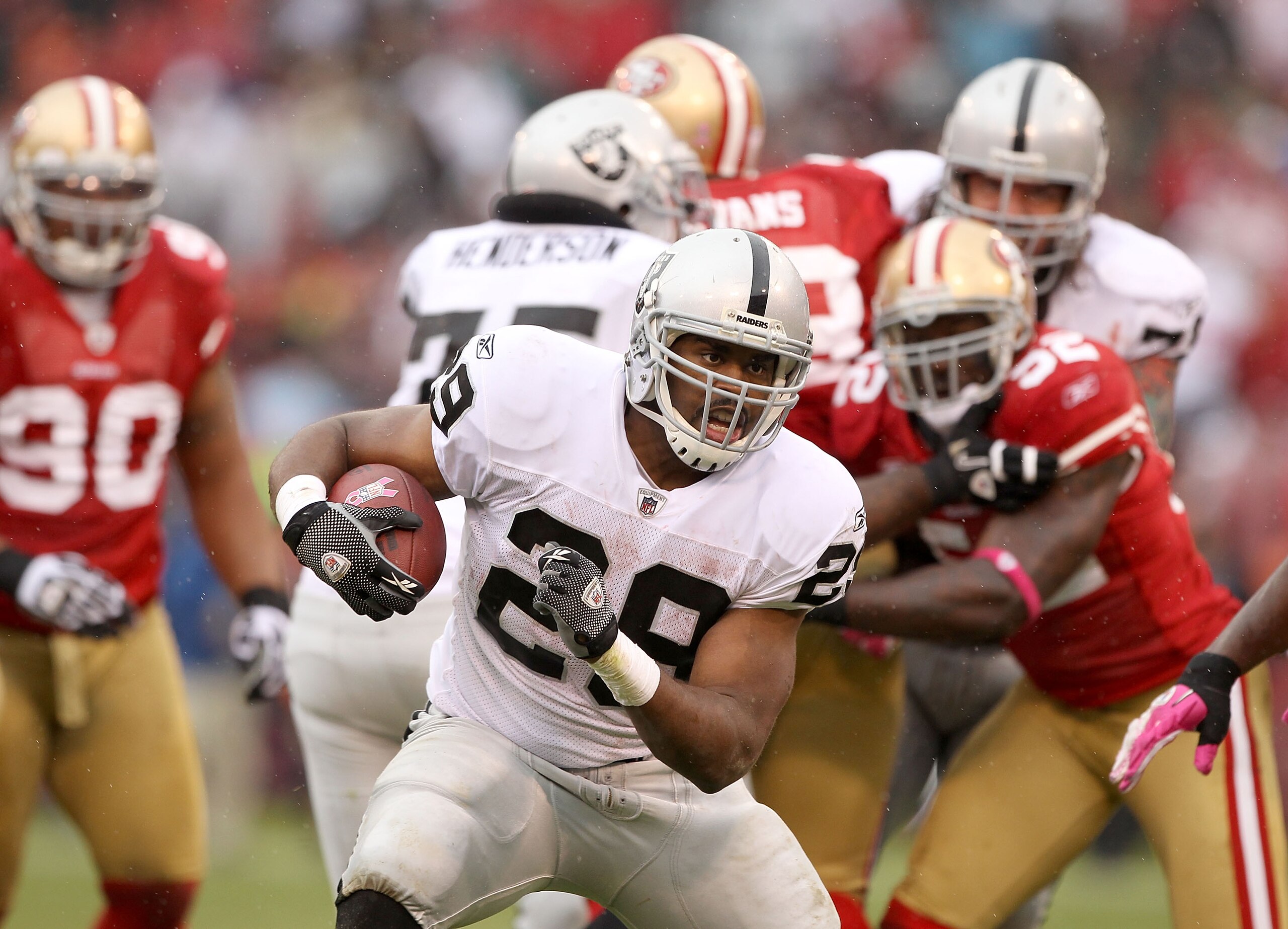 SAN FRANCISCO - OCTOBER 17:  Michael Bush #29  of the Oakland Raiders in action against the San Francisco 49ers at Candlestick Park on October 17, 2010 in San Francisco, California.  (Photo by Ezra Shaw/Getty Images)