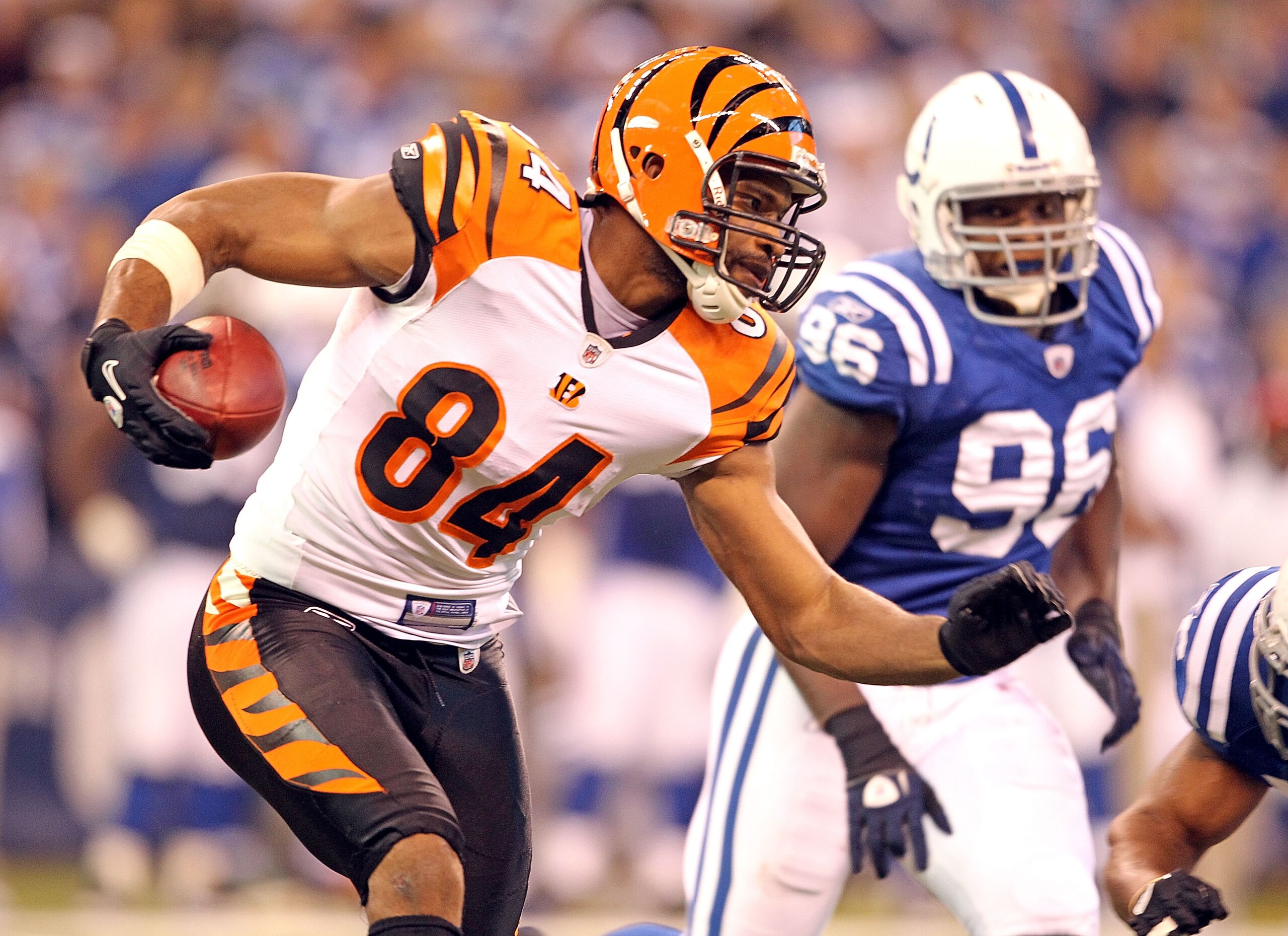 INDIANAPOLIS - NOVEMBER 14: Jermaine Gresham #84 of the Cincinnati Bengals runs with the ball after catching a pass during the Bengals 23-17 loss to the Indianapolis Colts in the NFL game at Lucas Oil Stadium on November 14, 2010 in Indianapolis, Indiana INDIANAPOLIS - NOVEMBER 14: Jermaine Gresham #84 of the Cincinnati Bengals runs with the ball after catching a pass during the Bengals 23-17 loss to the Indianapolis Colts in the NFL game at Lucas Oil Stadium on November 14, 2010 in Indianapolis, Indiana