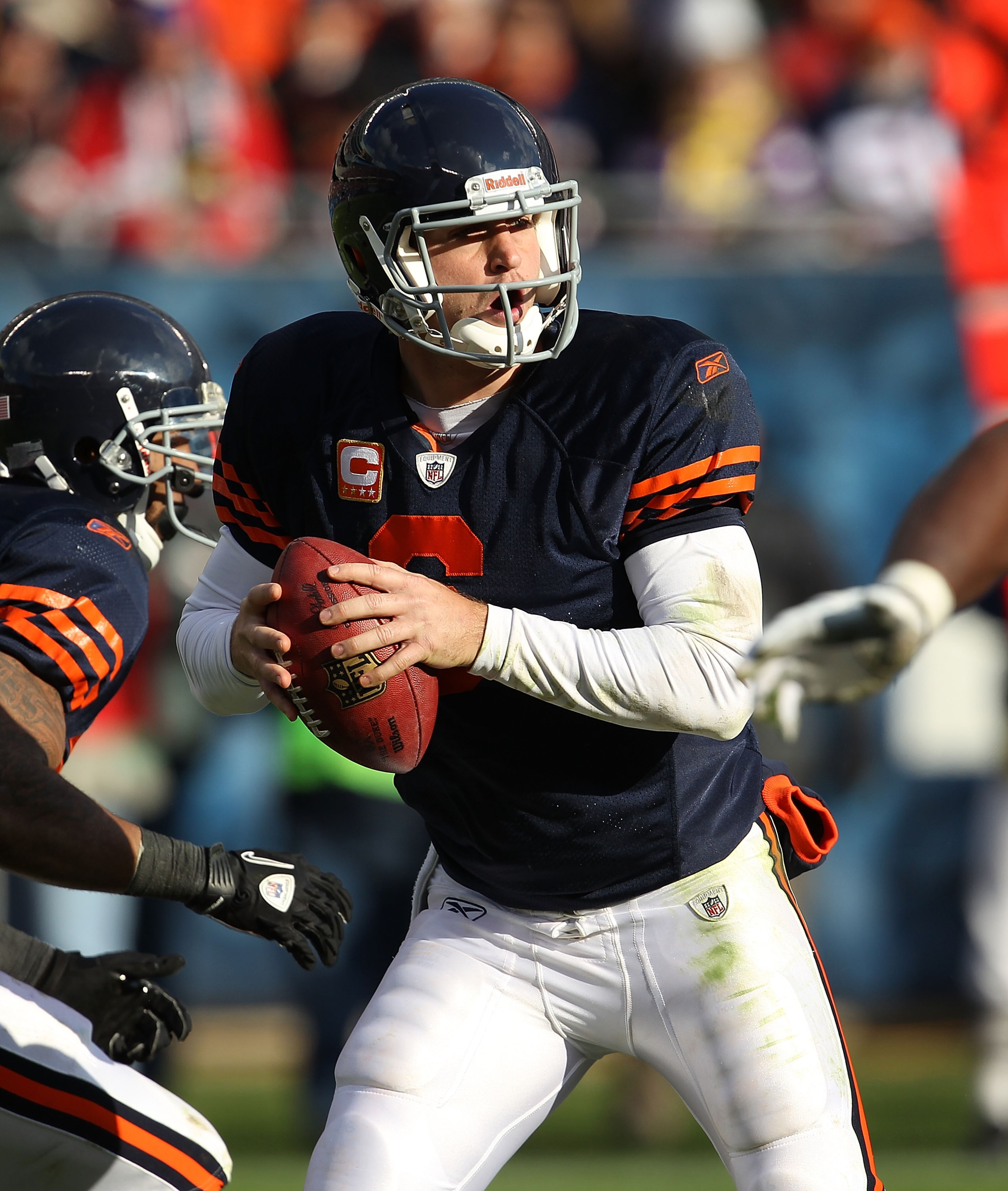 CHICAGO - NOVEMBER 14: Jay Cutler #6 of the Chicago Bears drops back to look for a receiver against the Minnesota Vikings at Soldier Field on November 14, 2010 in Chicago, Illinois. The Bears defeated the Vikings 27-13. (Photo by Jonathan Daniel/Getty Ima