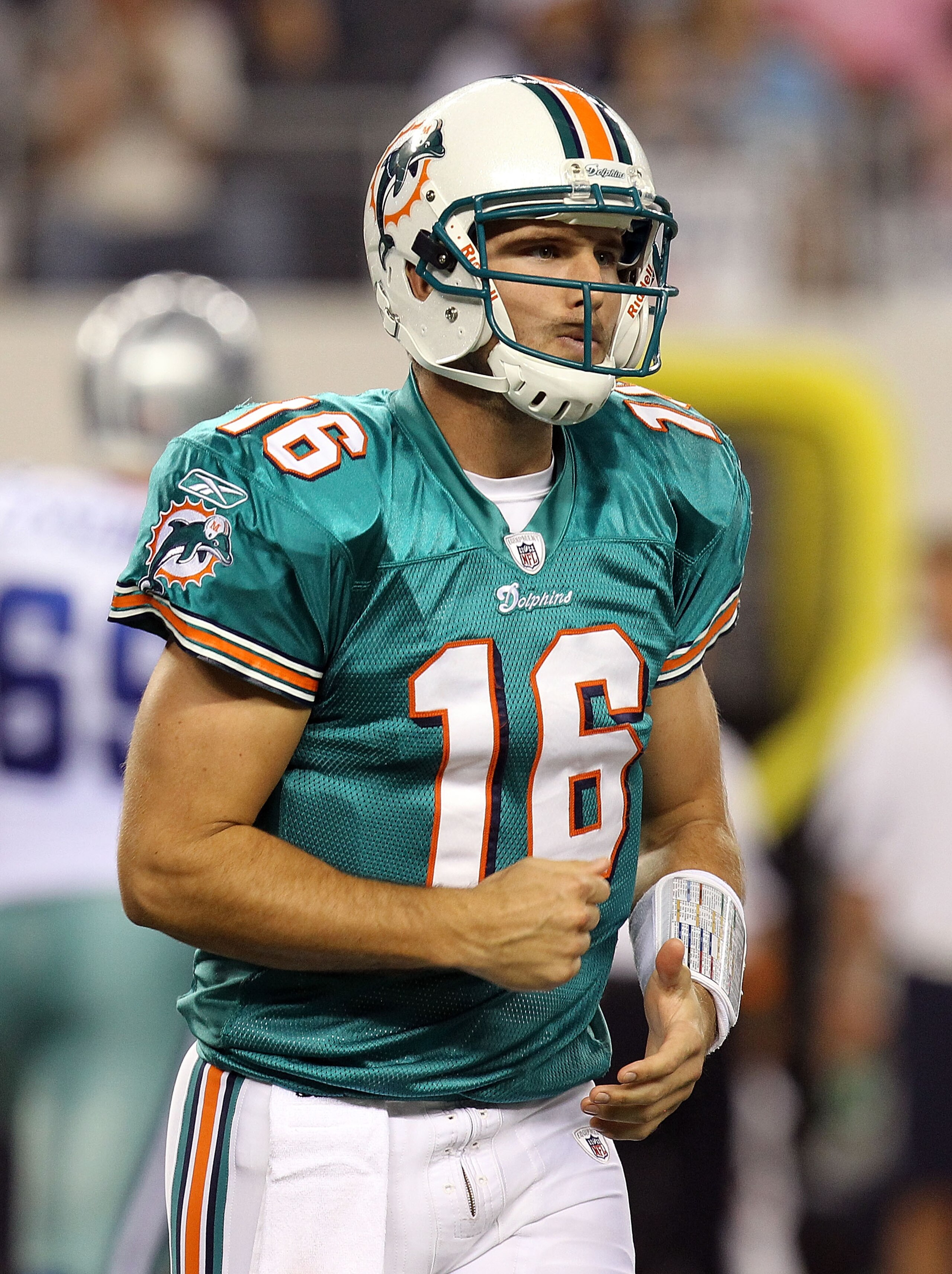 ARLINGTON, TX - SEPTEMBER 02:  Quarterback Tyler Thigpen #16 of the Miami Dolphins  during a preseason game at Cowboys Stadium on September 2, 2010 in Arlington, Texas.  (Photo by Ronald Martinez/Getty Images)