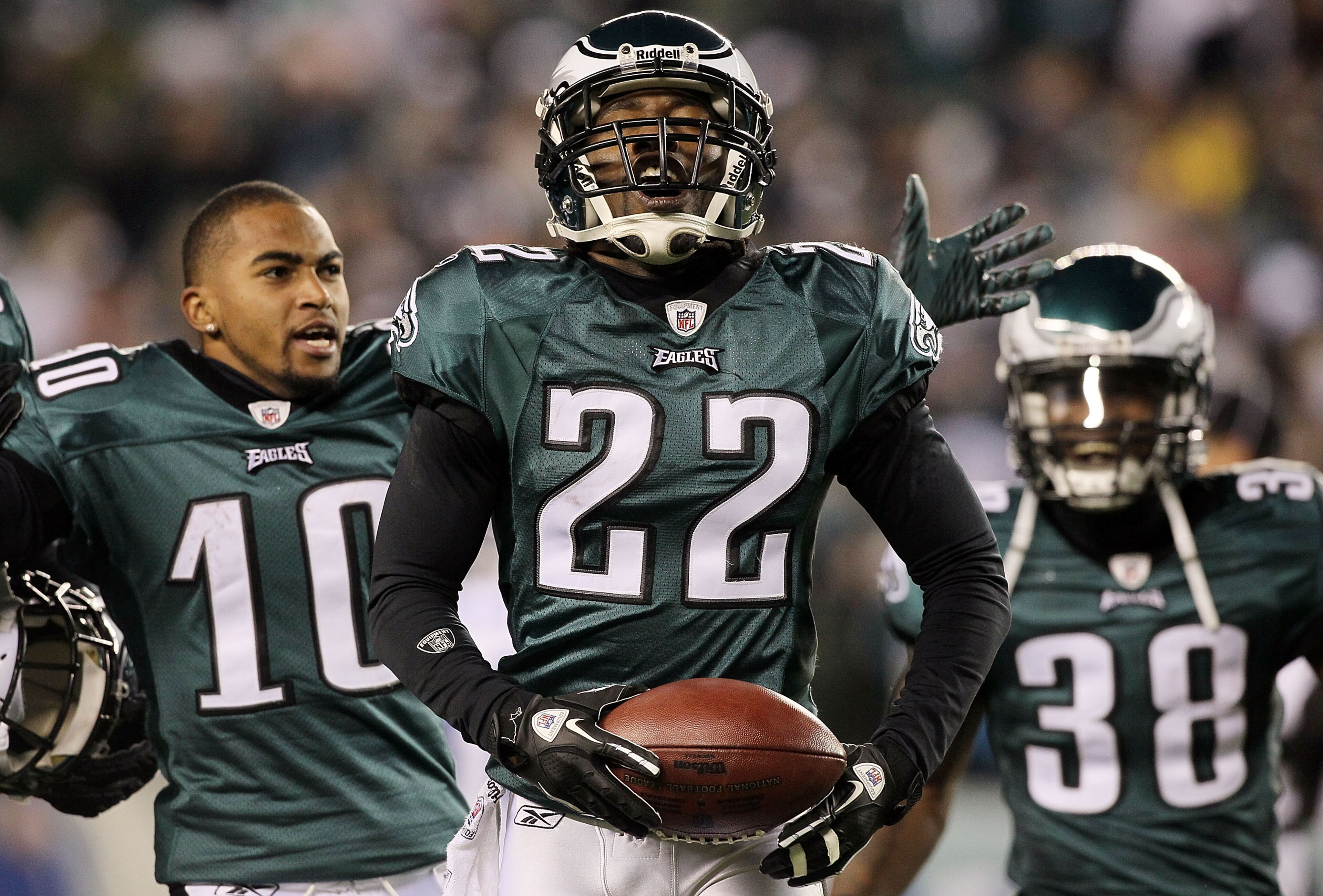 PHILADELPHIA - NOVEMBER 07: Asante Samuel #22 of the Philadelphia Eagles celebrates his last minute interception that clinched their victory against the Indianapolis Colts with teammates DeSean Jackson #10 and Jorrick Calvin #38 on November 7, 2010 at Li PHILADELPHIA - NOVEMBER 07: Asante Samuel #22 of the Philadelphia Eagles celebrates his last minute interception that clinched their victory against the Indianapolis Colts with teammates DeSean Jackson #10 and Jorrick Calvin #38 on November 7, 2010 at Li